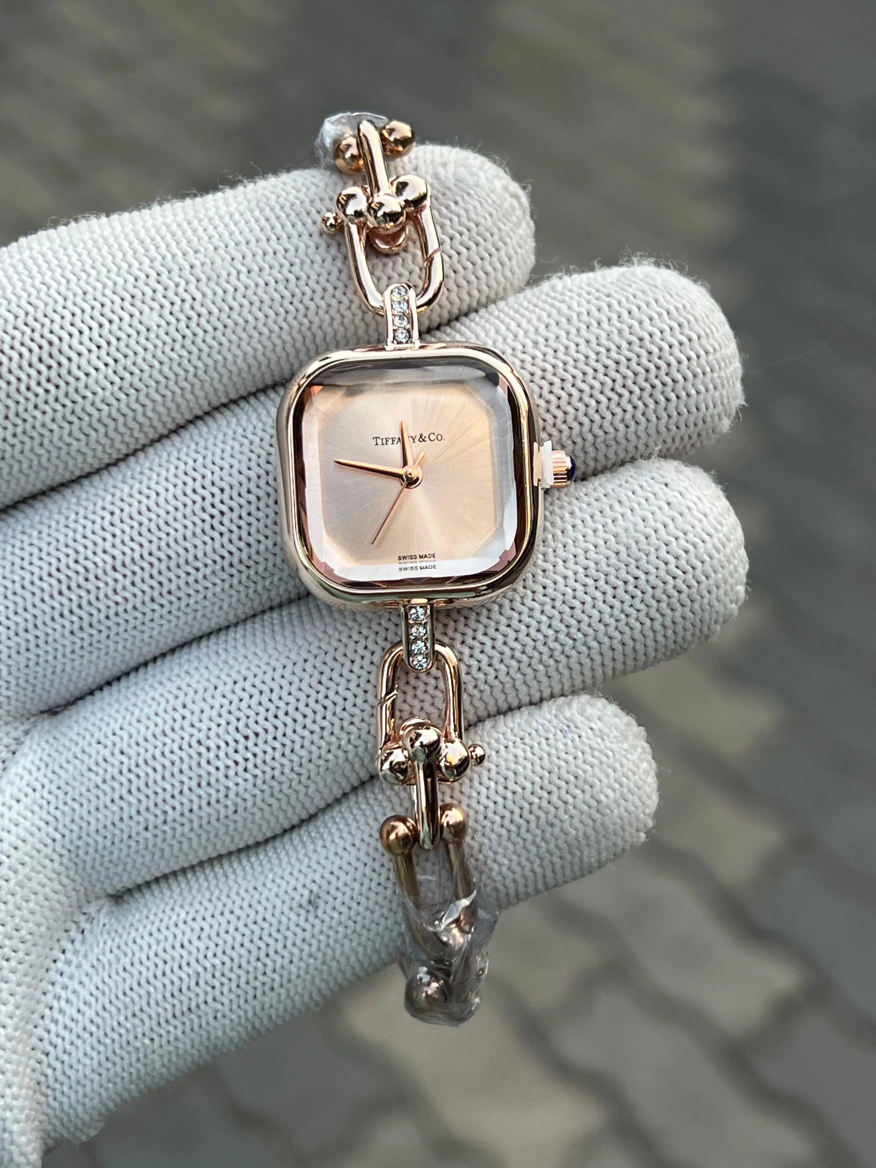 Tiffan_y & Co Rose Gold Colour