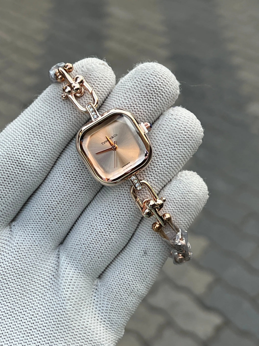 Tiffan_y & Co Rose Gold Colour