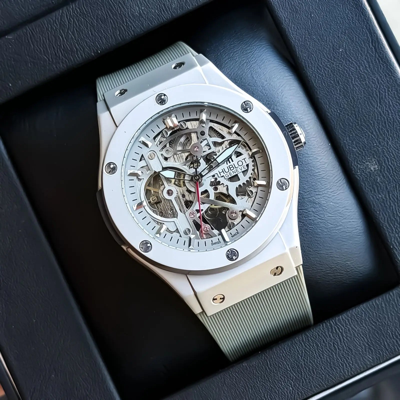 HUBLOT_AUTO_SILVER_GREY
