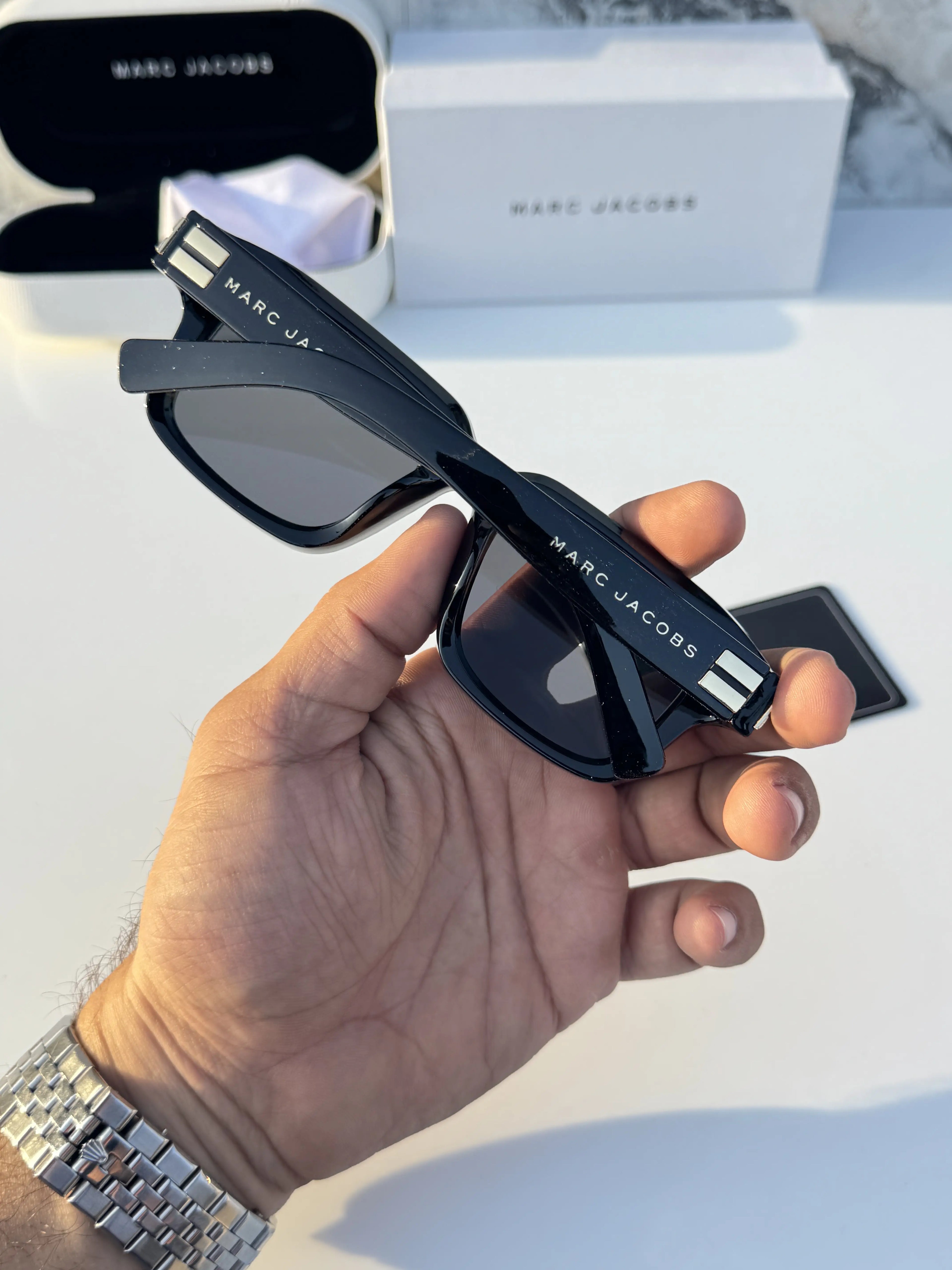 Marc_jacobs_1020_black_gold