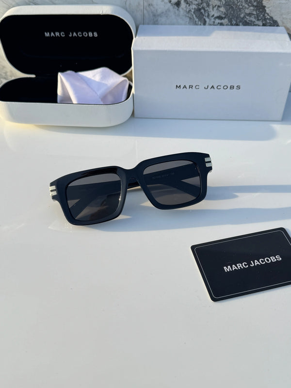 Marc_jacobs_1020_black_gold
