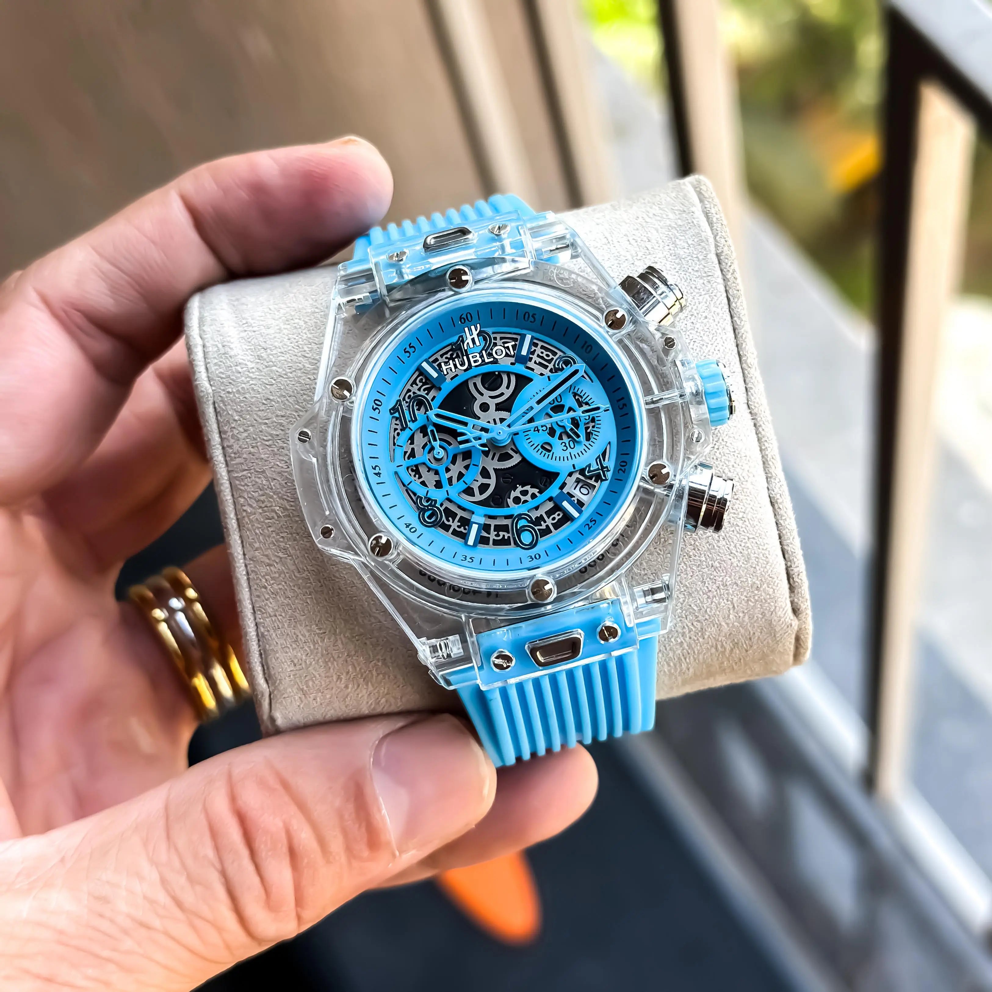 HUBLOT_CHRONOGRAPH_SKY_BLUE