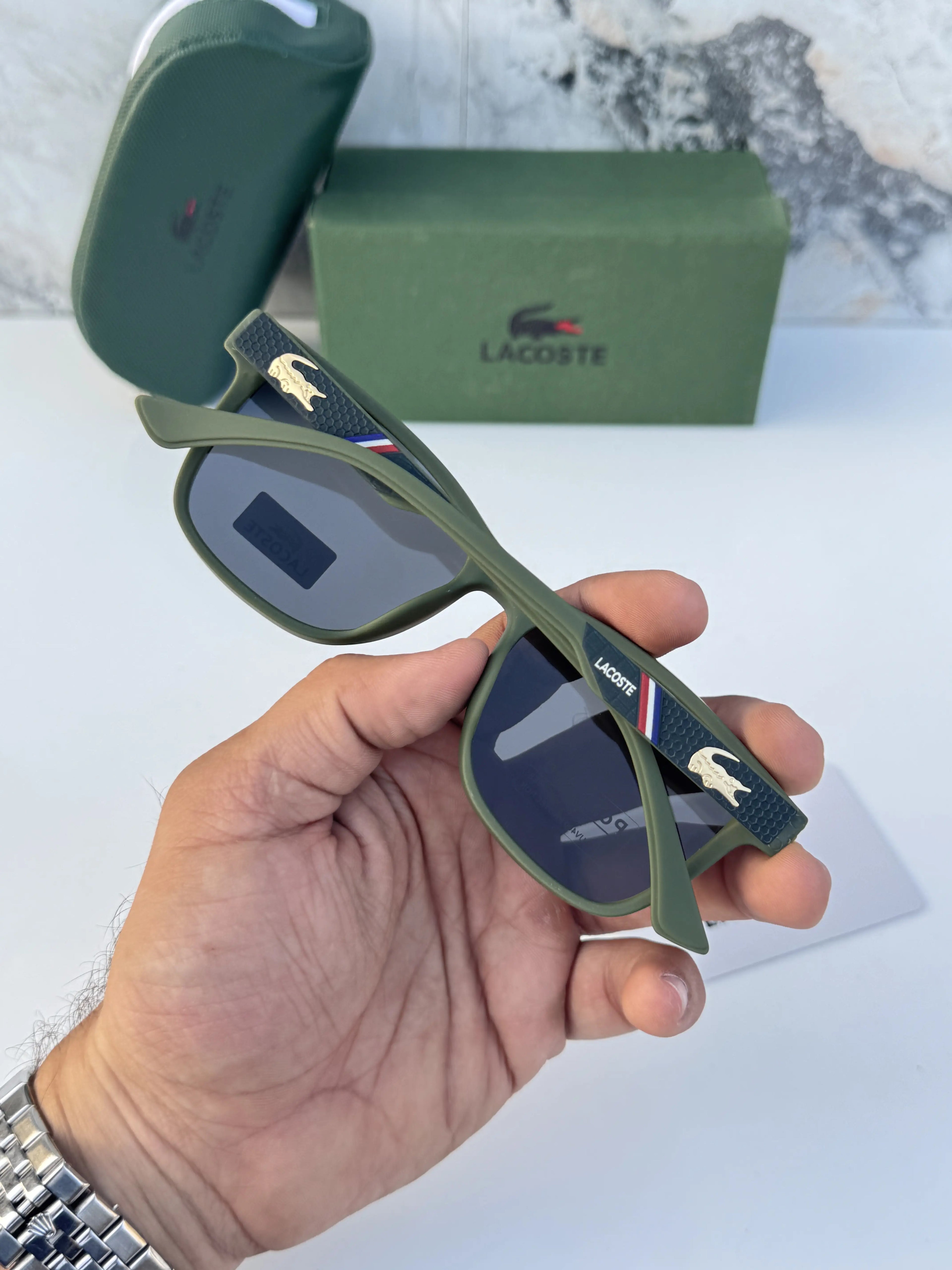 Lacoste_69071_matt_green