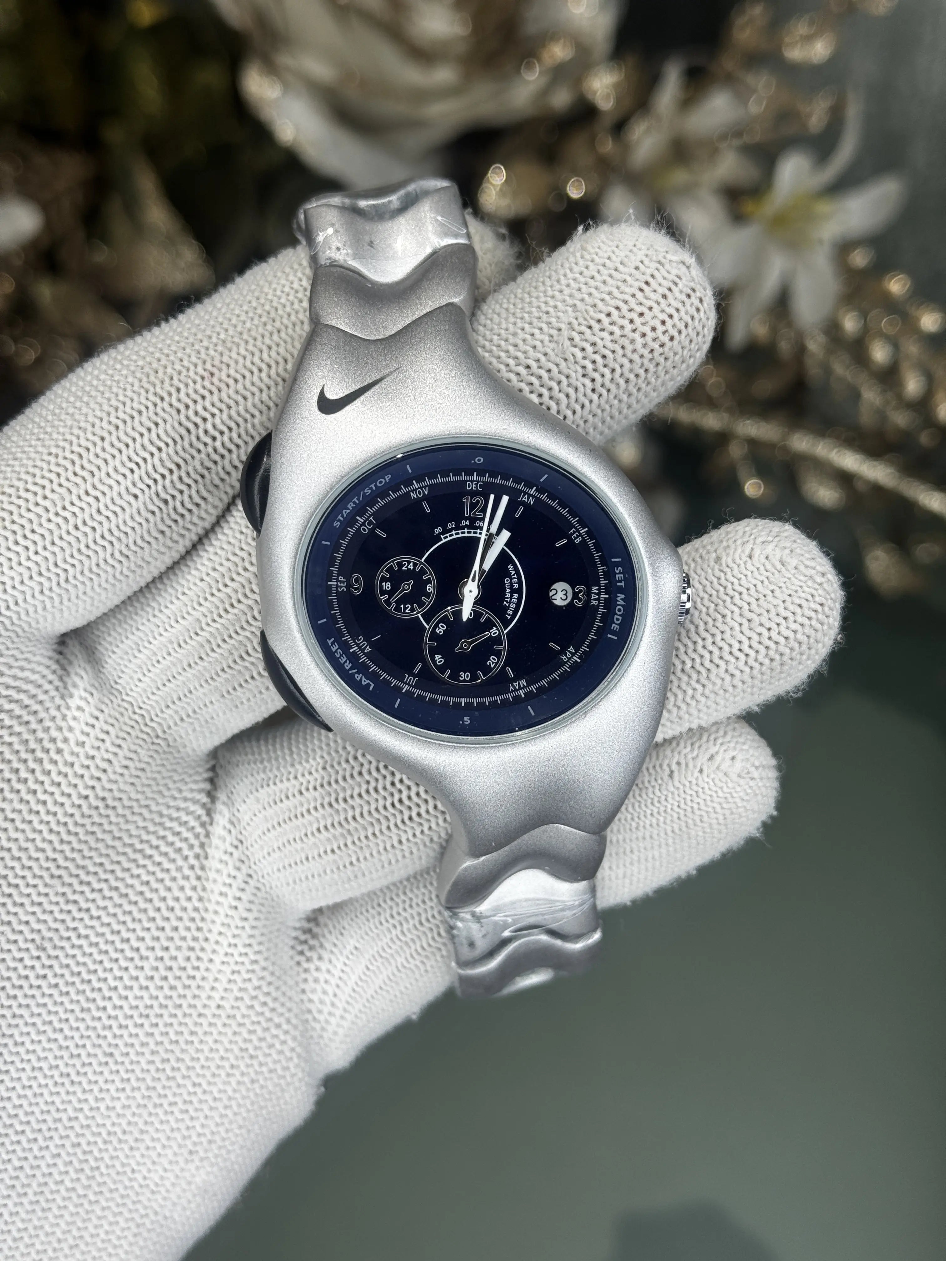 Nik e Silver Blue Metal Premium Watch