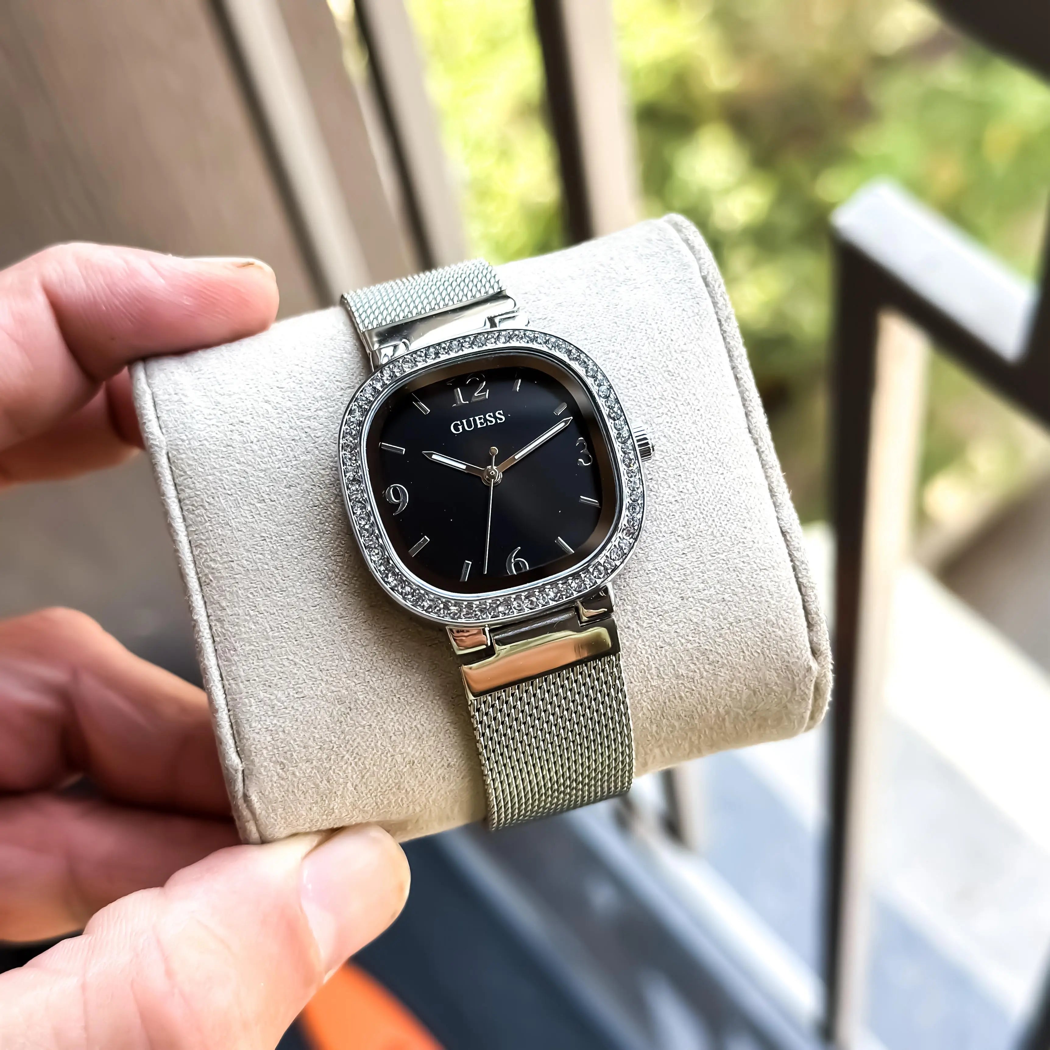 GUESS_SILVER_BLACK