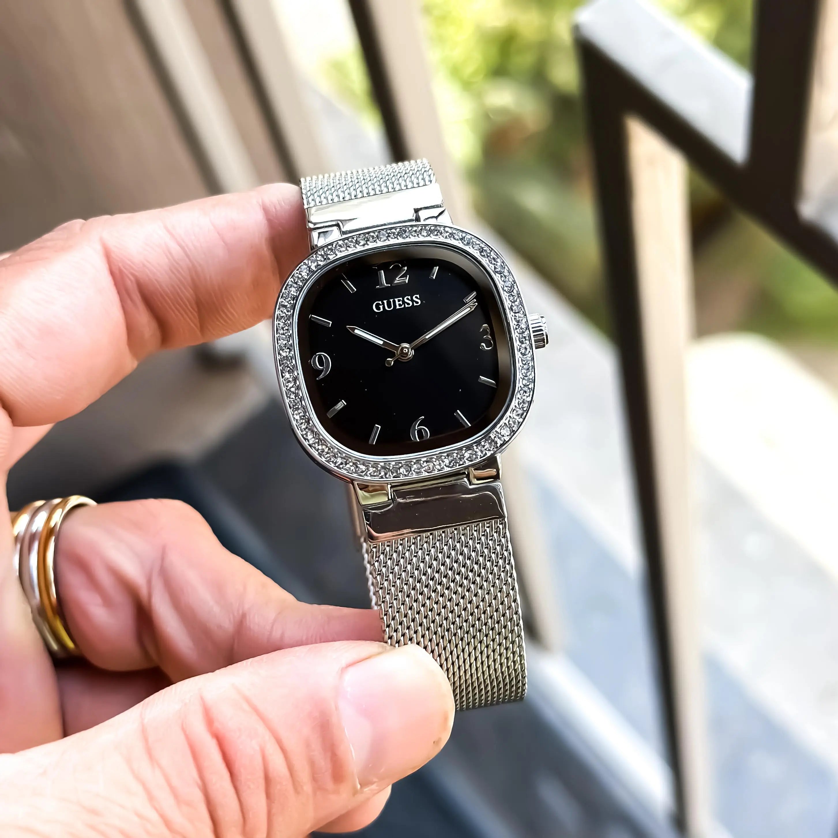 GUESS_SILVER_BLACK
