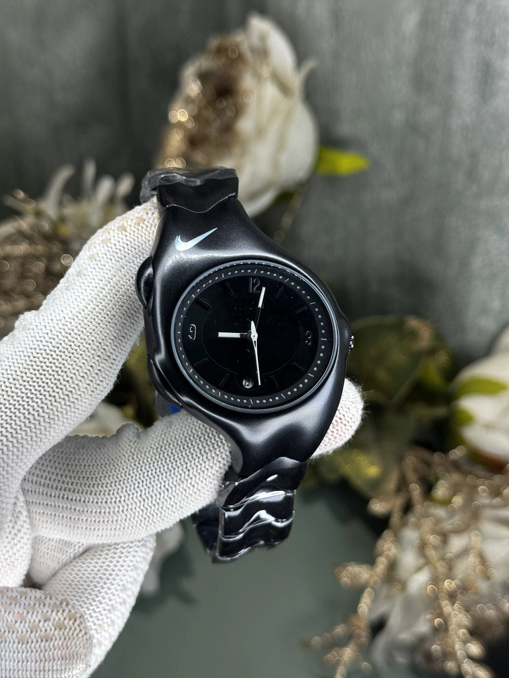 Nik e All Black Metal Premium Quartz Watch
