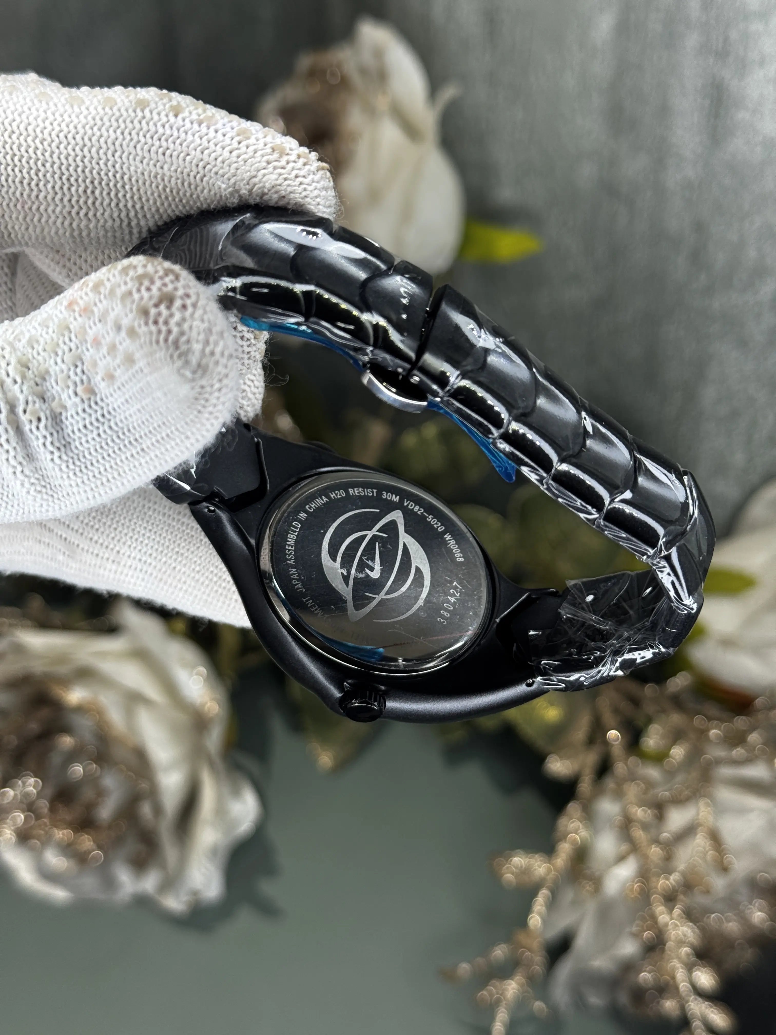 Nik e All Black Metal Premium Quartz Watch