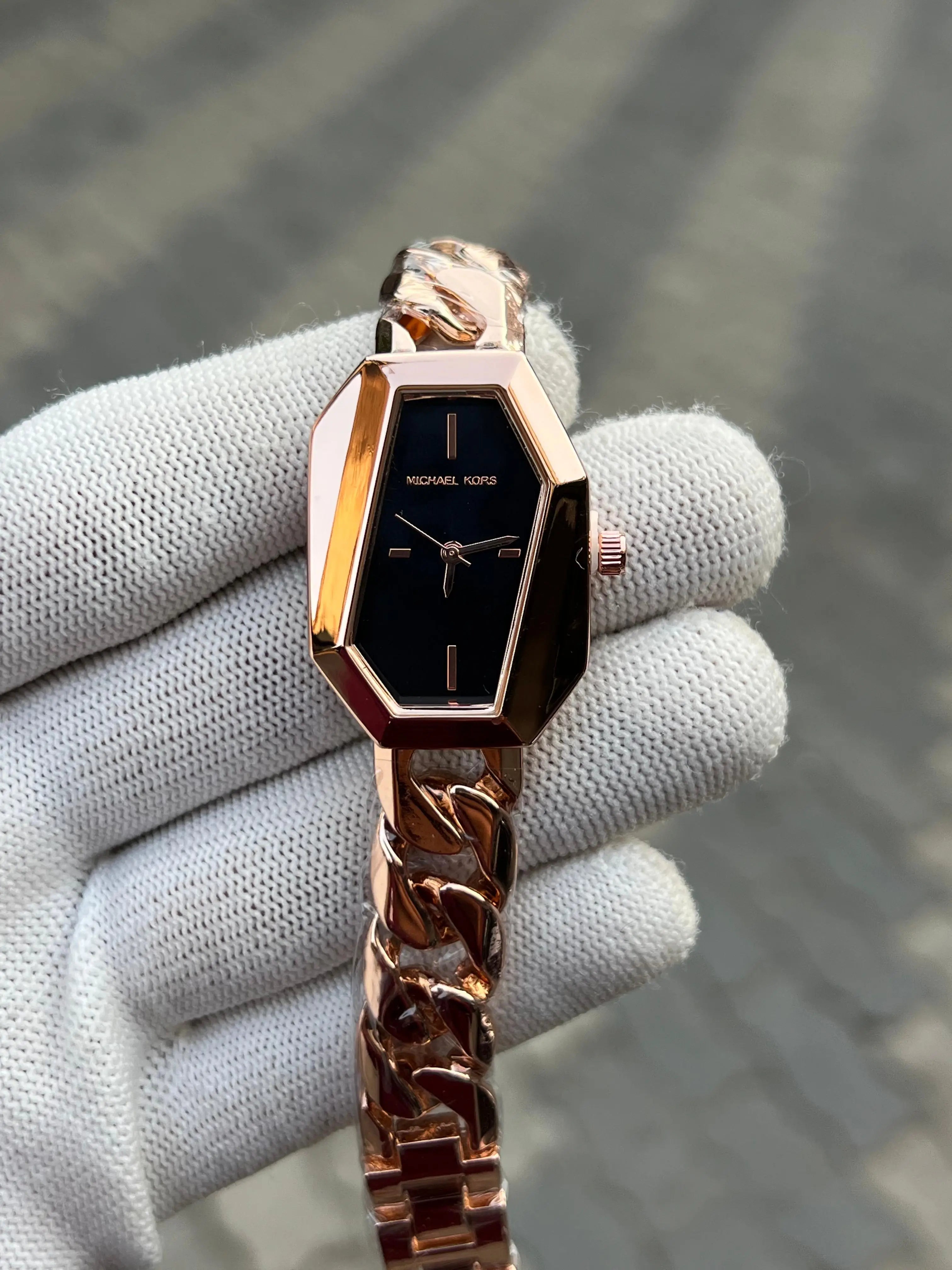 Michae_l Kors Gold Black