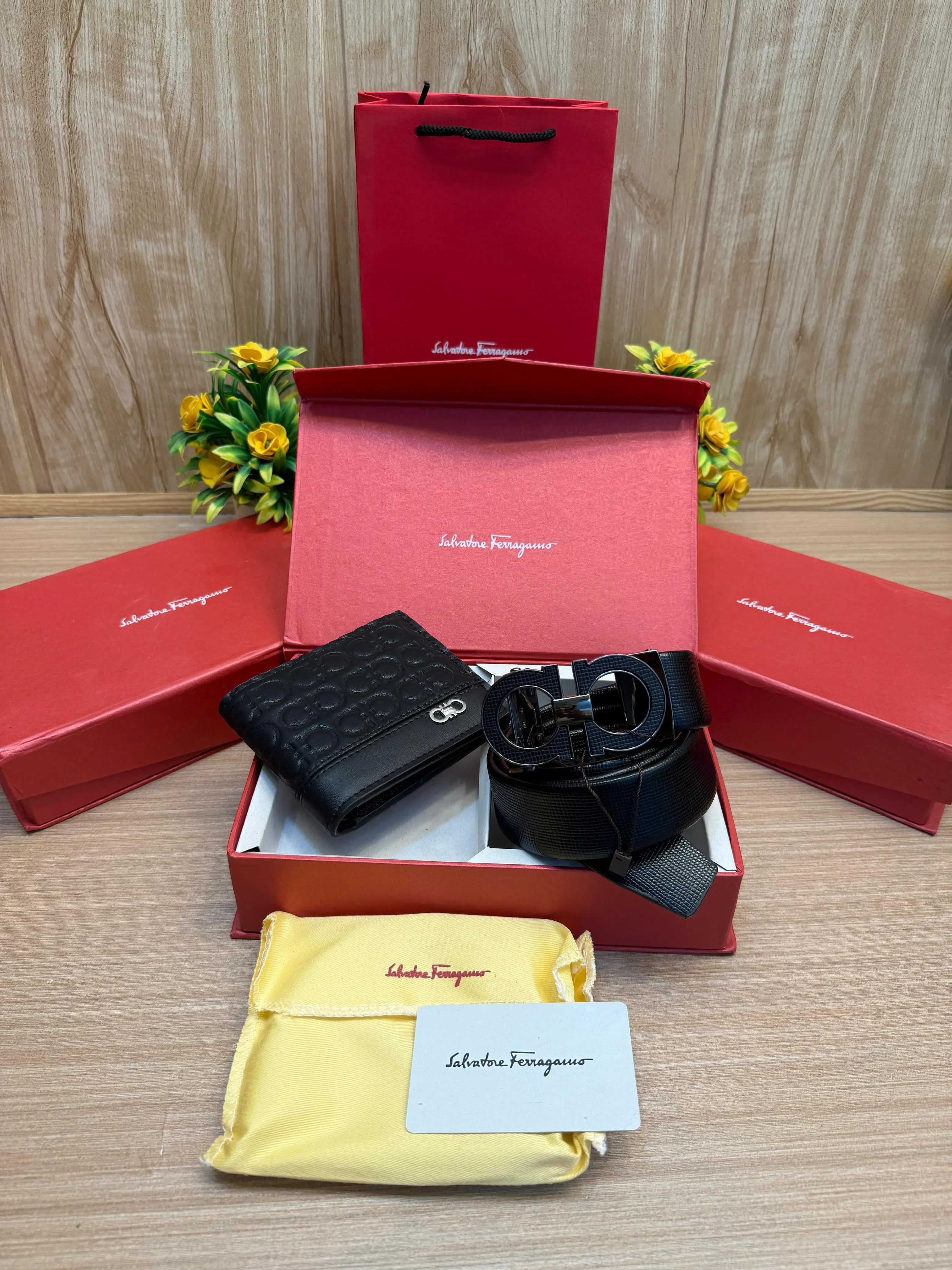 Salvatore_Ferragamo_Premium_Belt_&_wallet_Combo_C454
