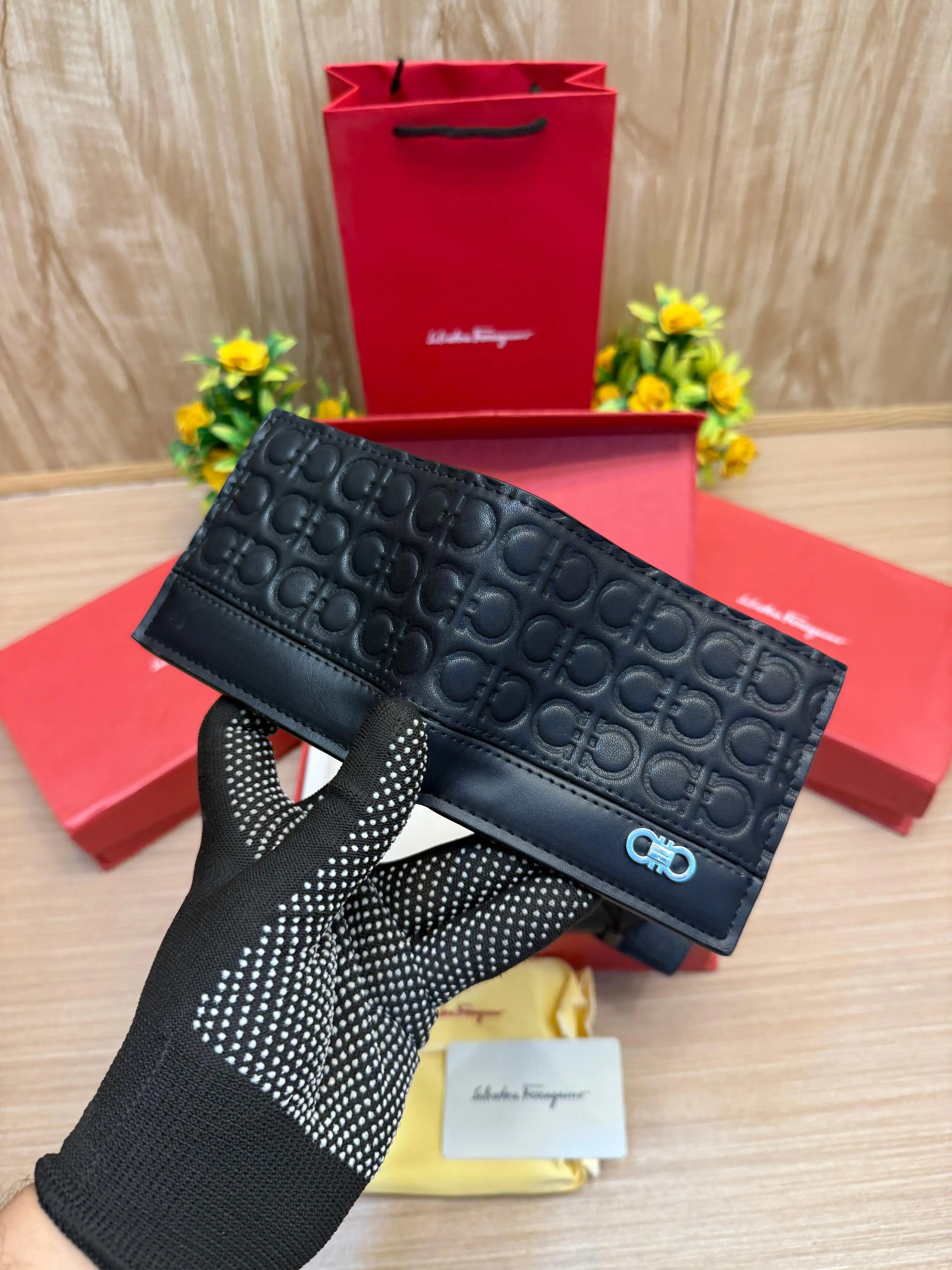Salvatore_Ferragamo_Premium_Belt_&_wallet_Combo_C454