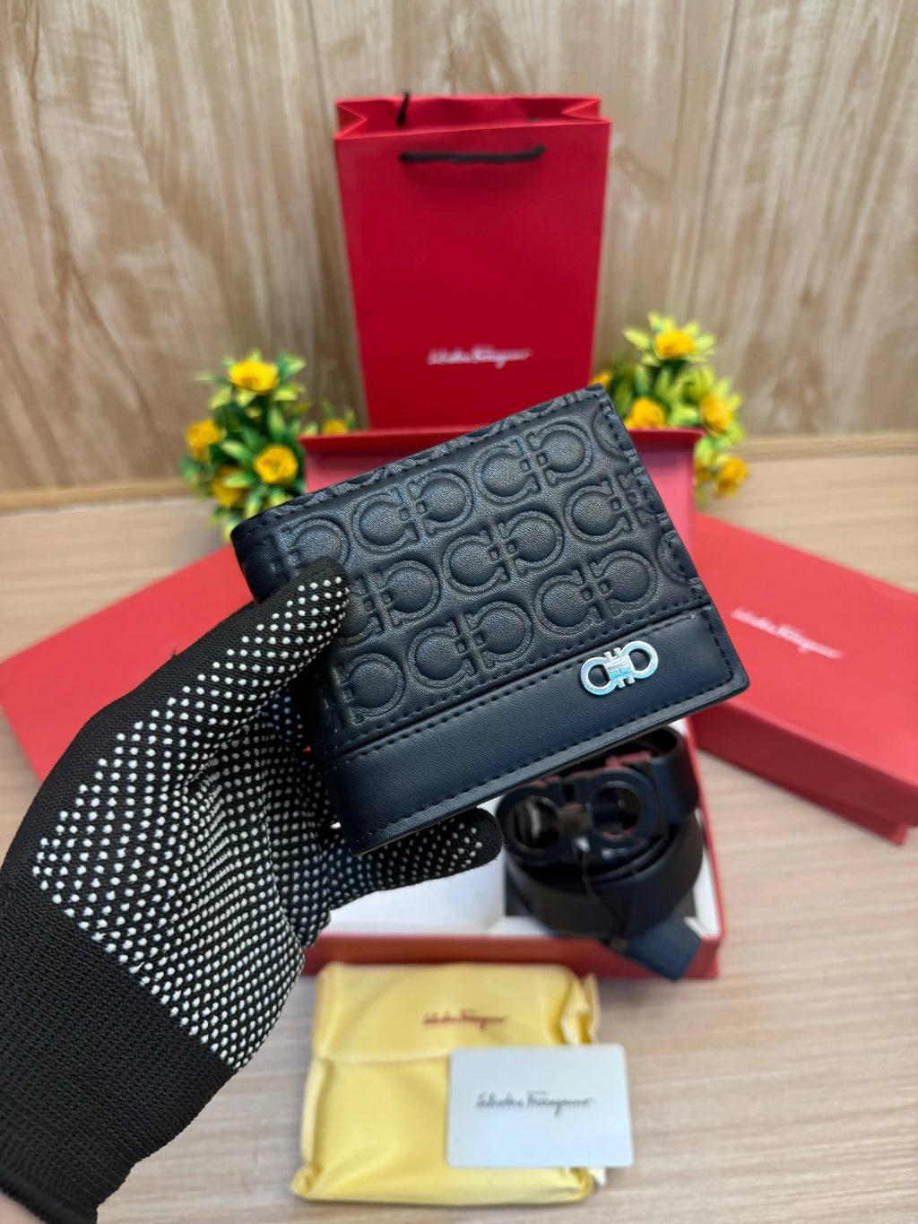 Salvatore_Ferragamo_Premium_Belt_&_wallet_Combo_C454