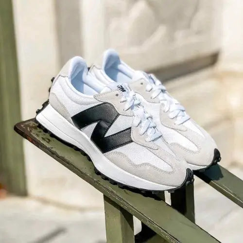New Balance 327 WHITE BLACK