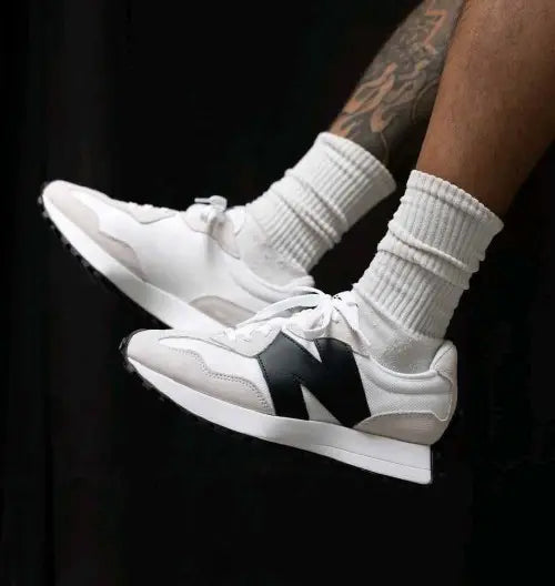 New Balance 327 WHITE BLACK