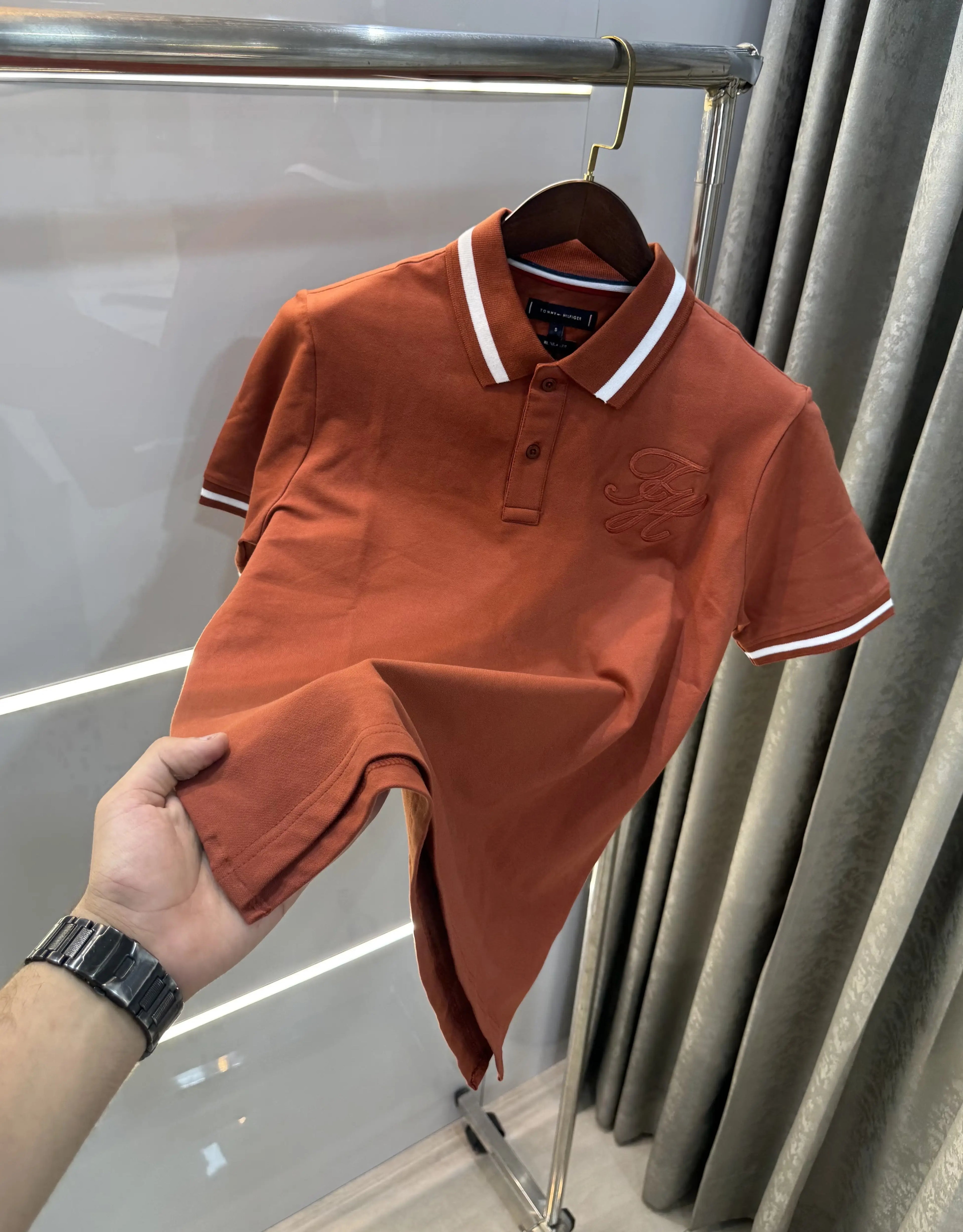 Tomm y Hilfige r Brown Premium Polo T-shirt