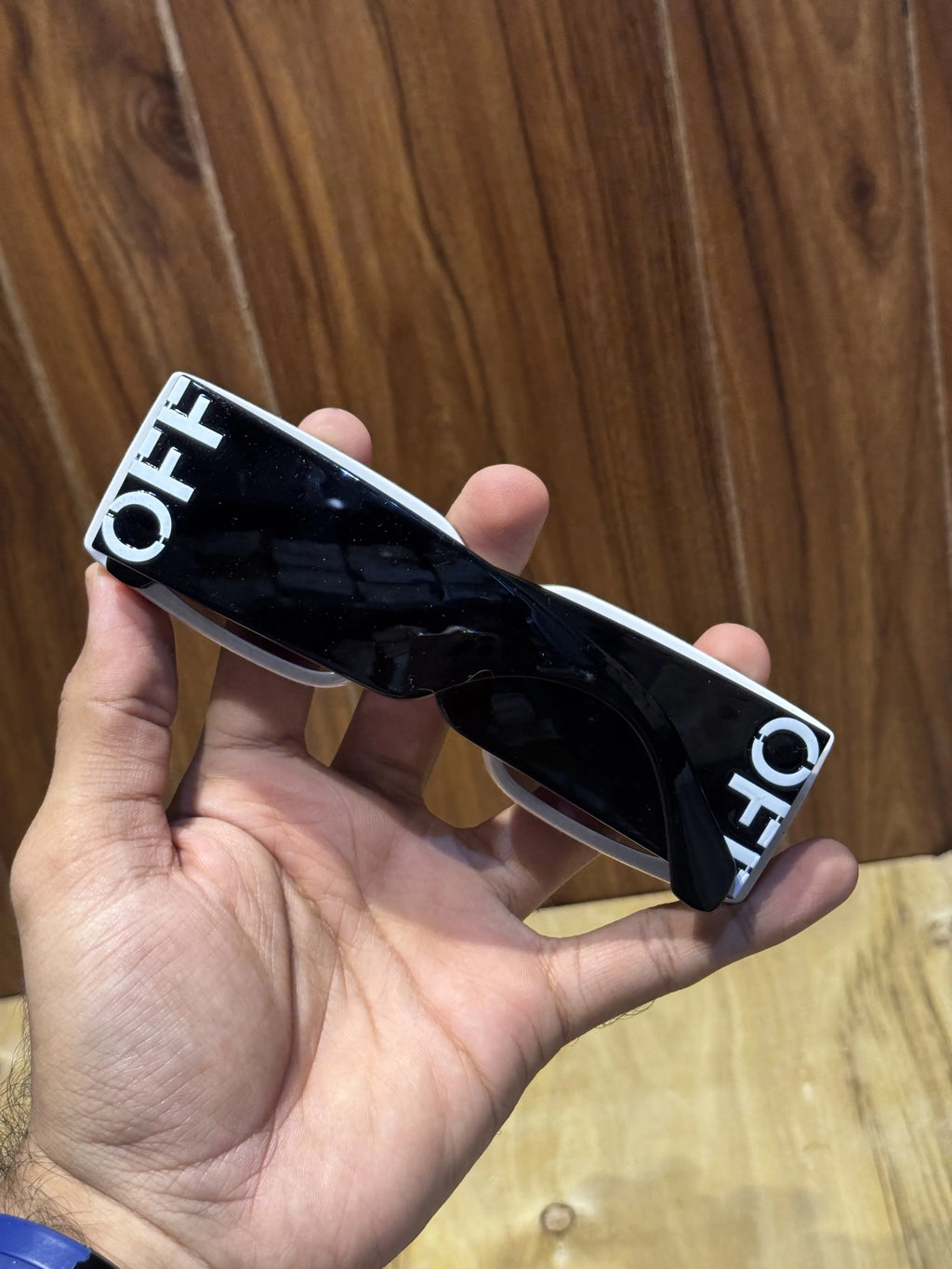 Off White White Black Premium Shades 3315