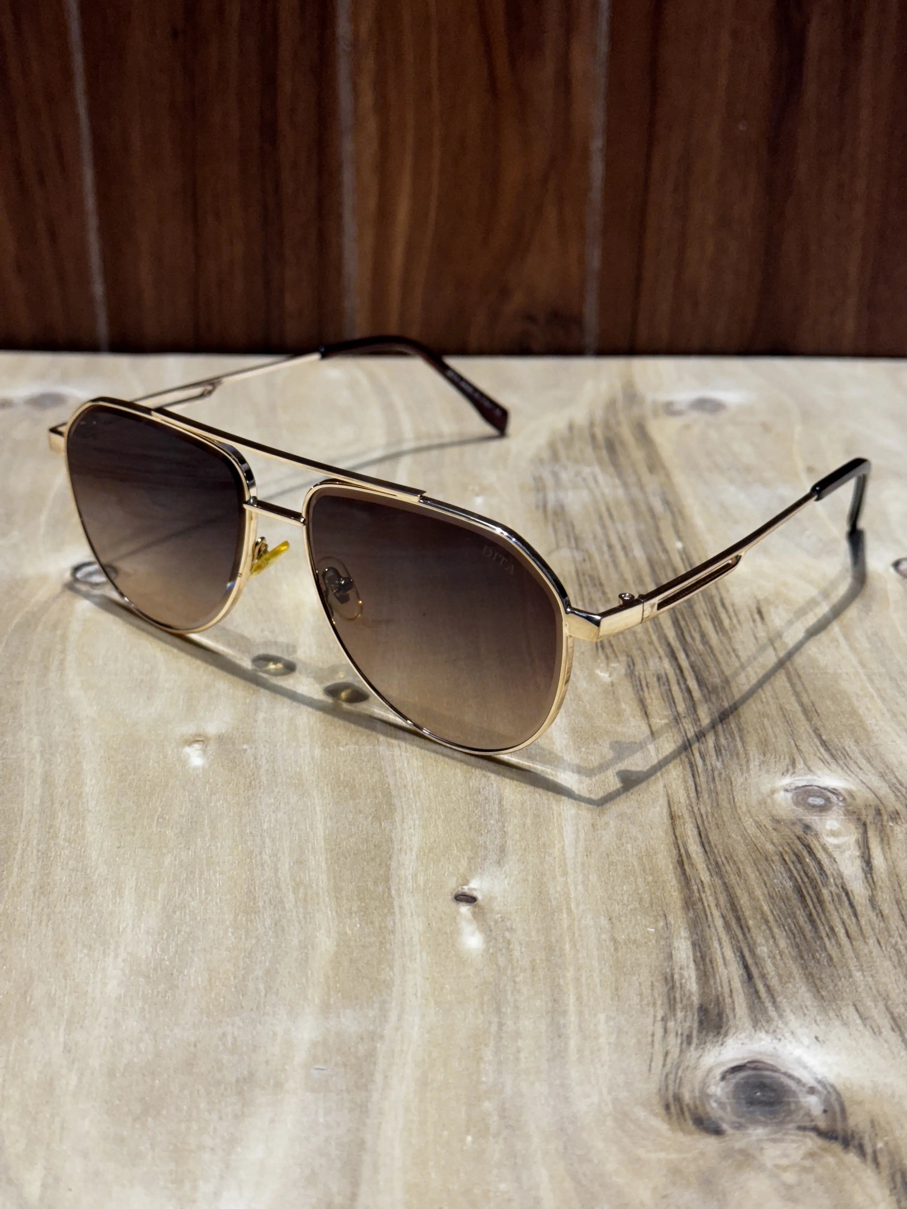 Dita Gold Brown Premium Shades 025