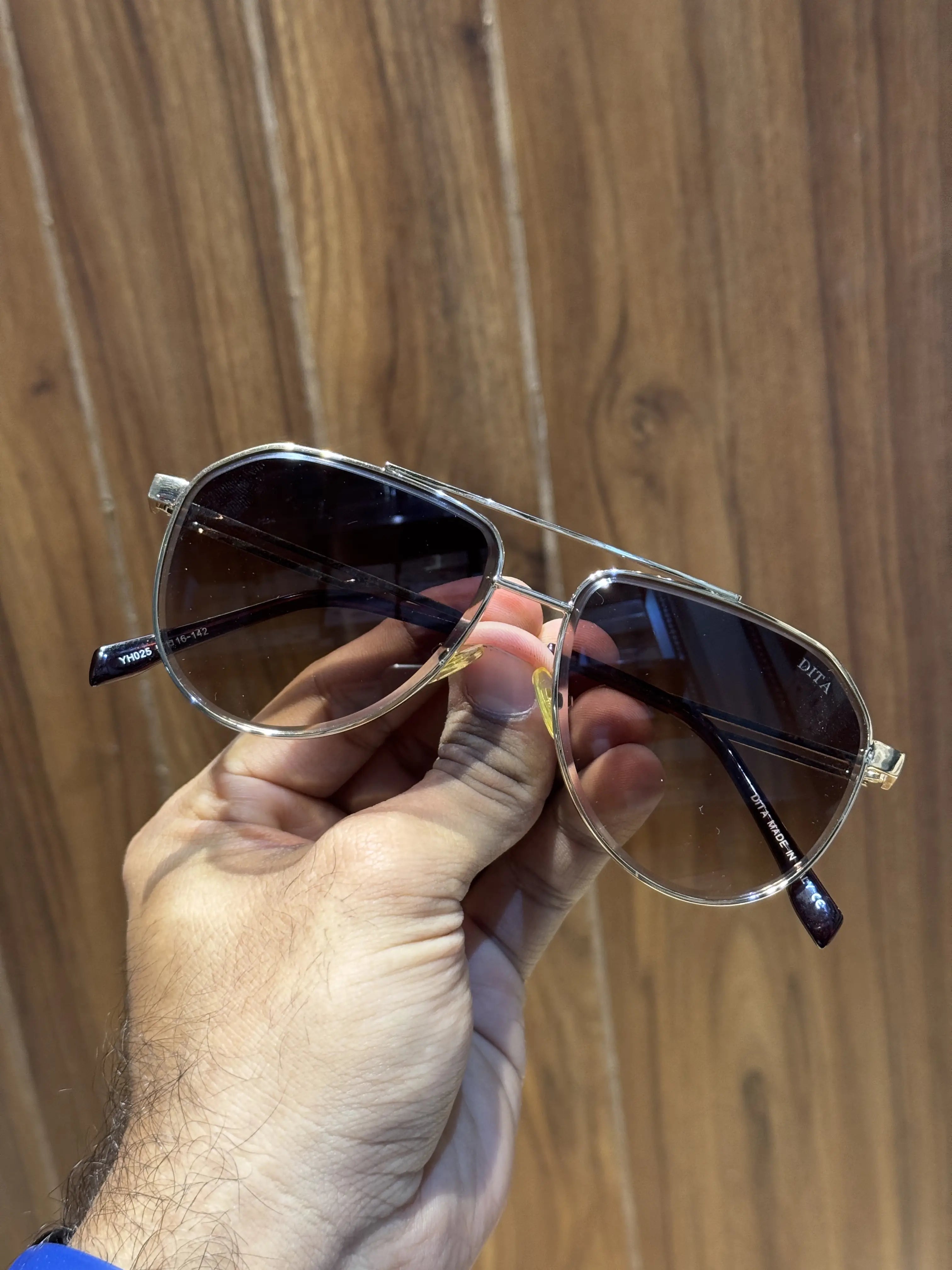 Dita Gold Brown Premium Shades 025
