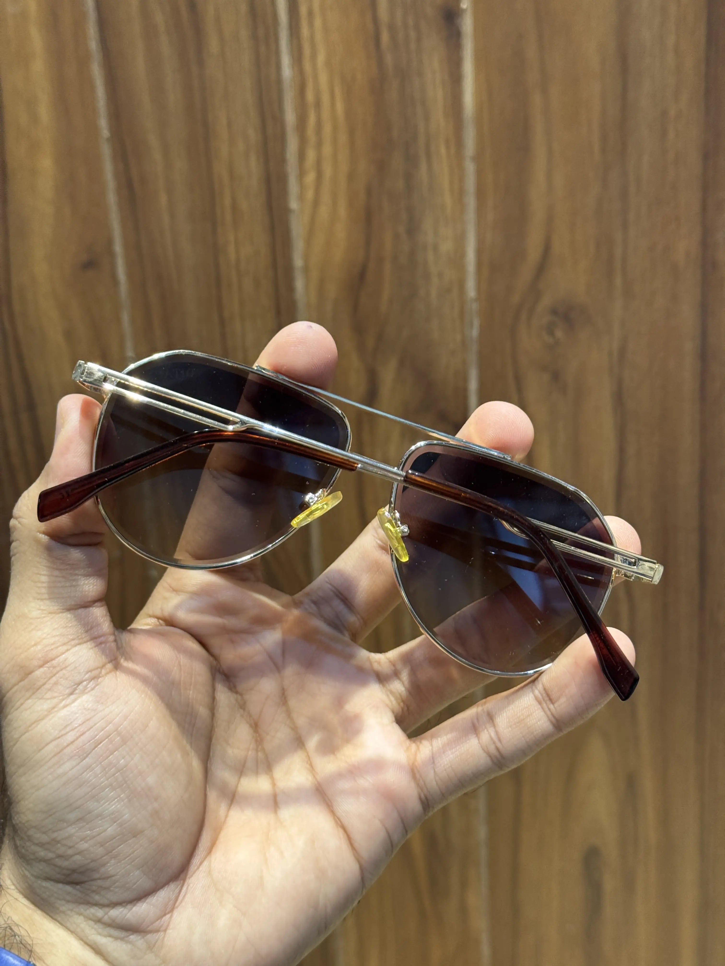 Dita Gold Brown Premium Shades 025