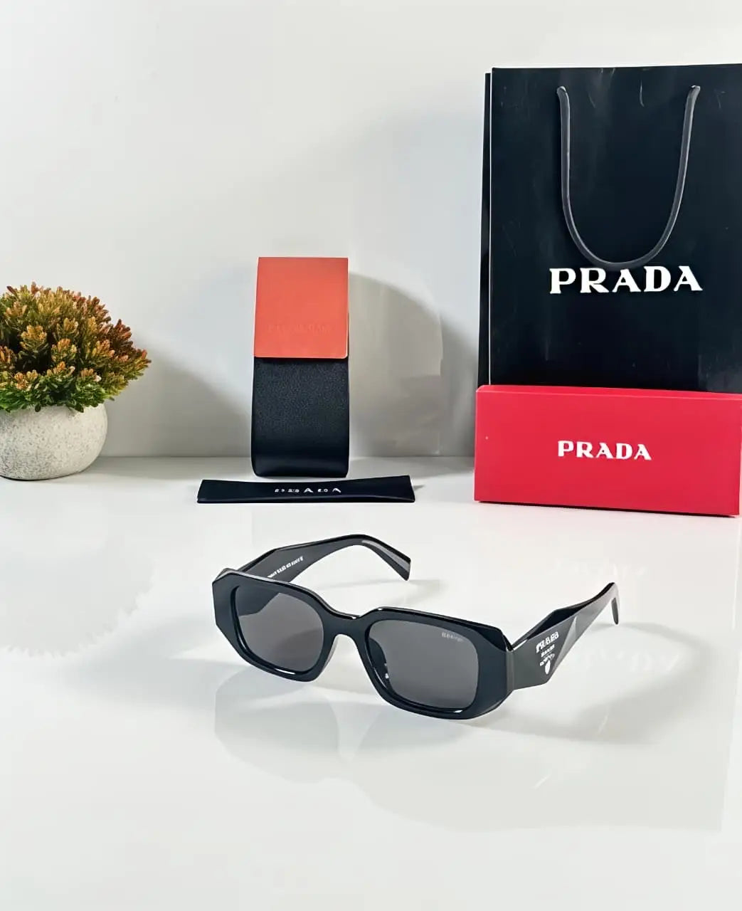 Prada Milano Black Main image