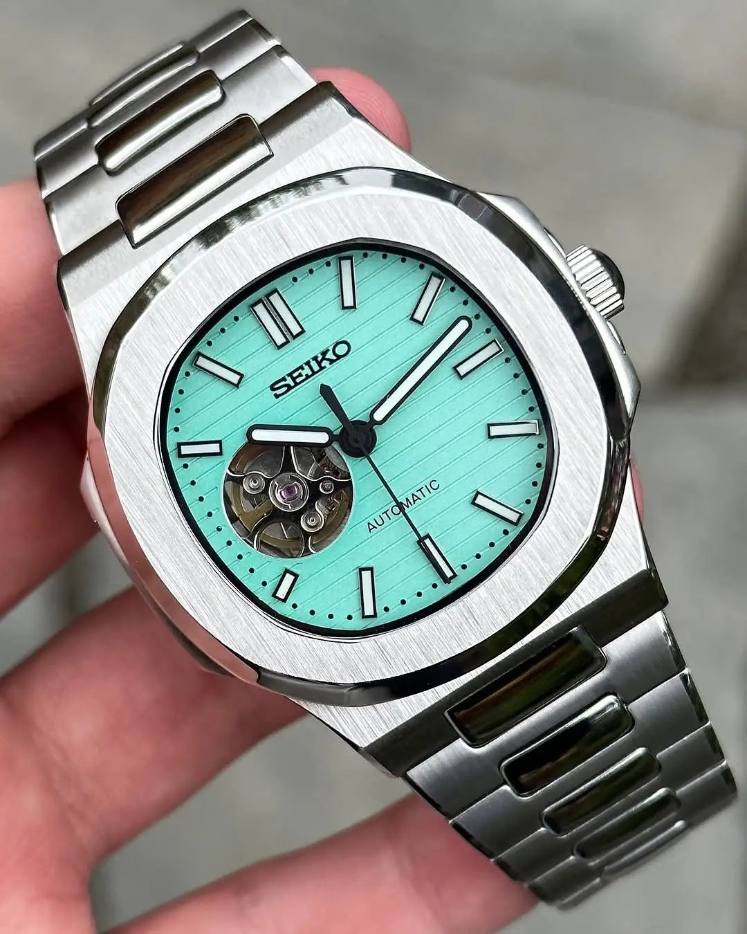 SEIKO NAUTILUS AUTOMATIC Secondary image
