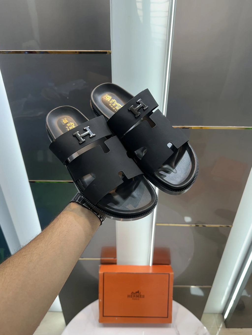 Herms Chypre Premium Full Black Slide