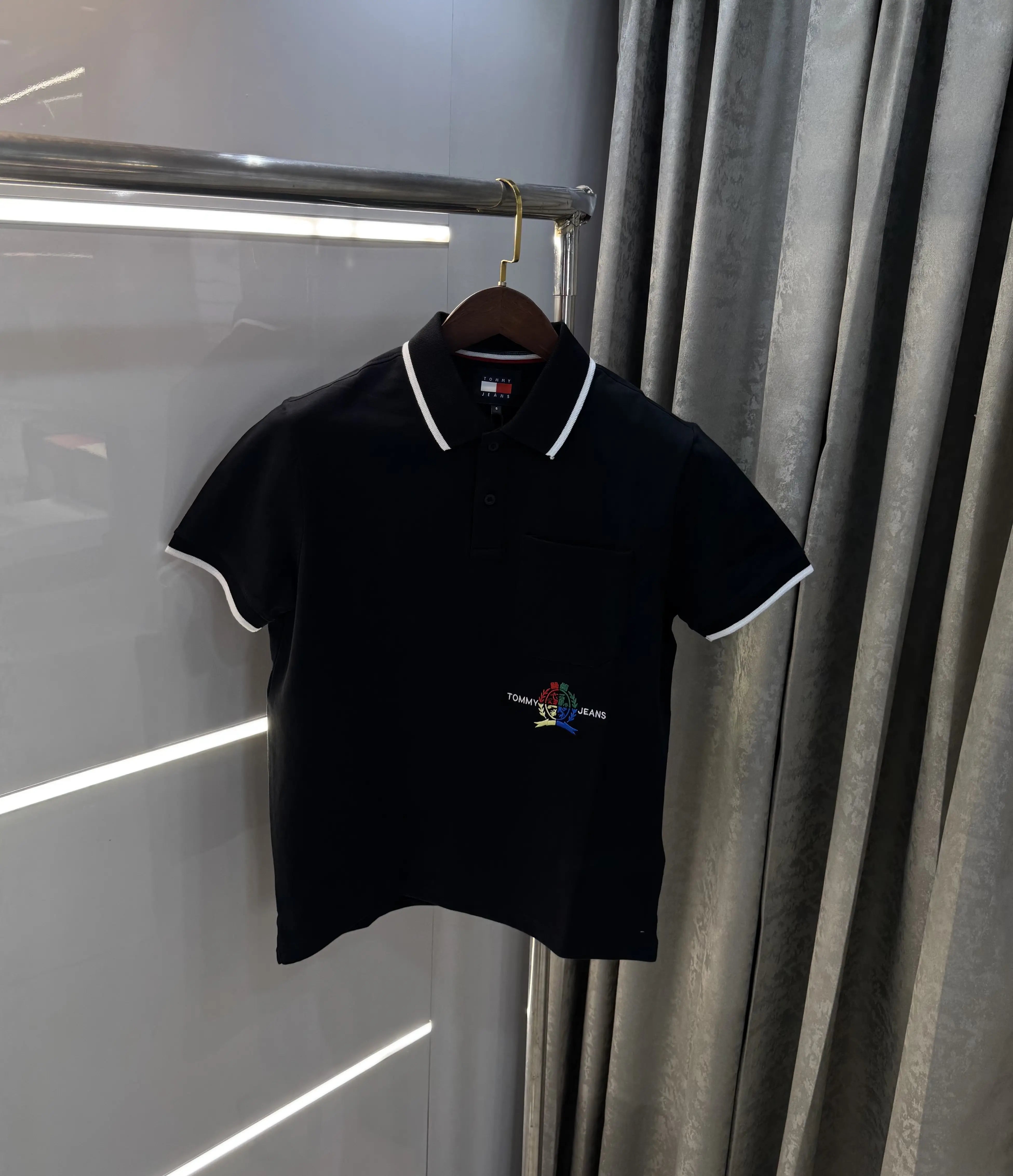 Tommby Hilfige r Black Premium Polo T-shirt Secondary image