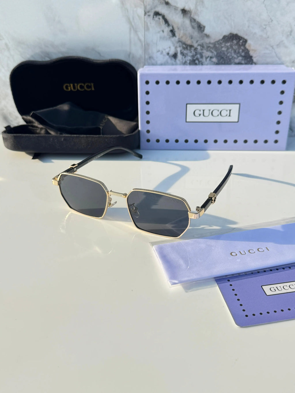 Gucci_312_gold_black