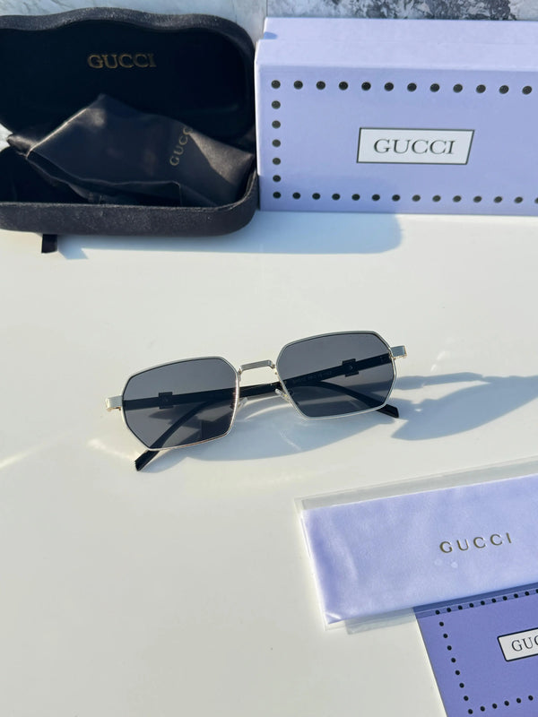 Gucci_312_gold_black