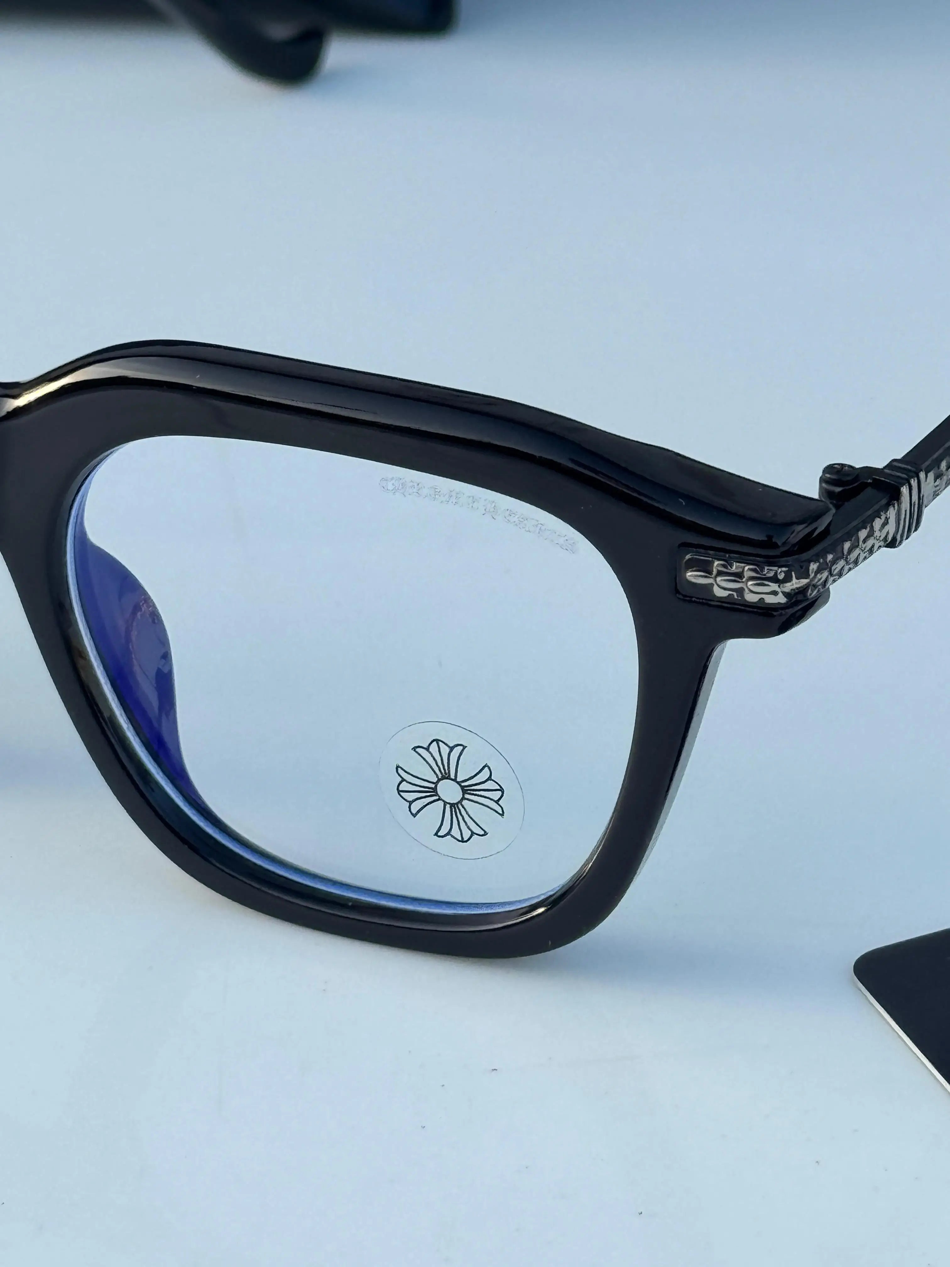 Chrome_heart_988_black_silver_plano