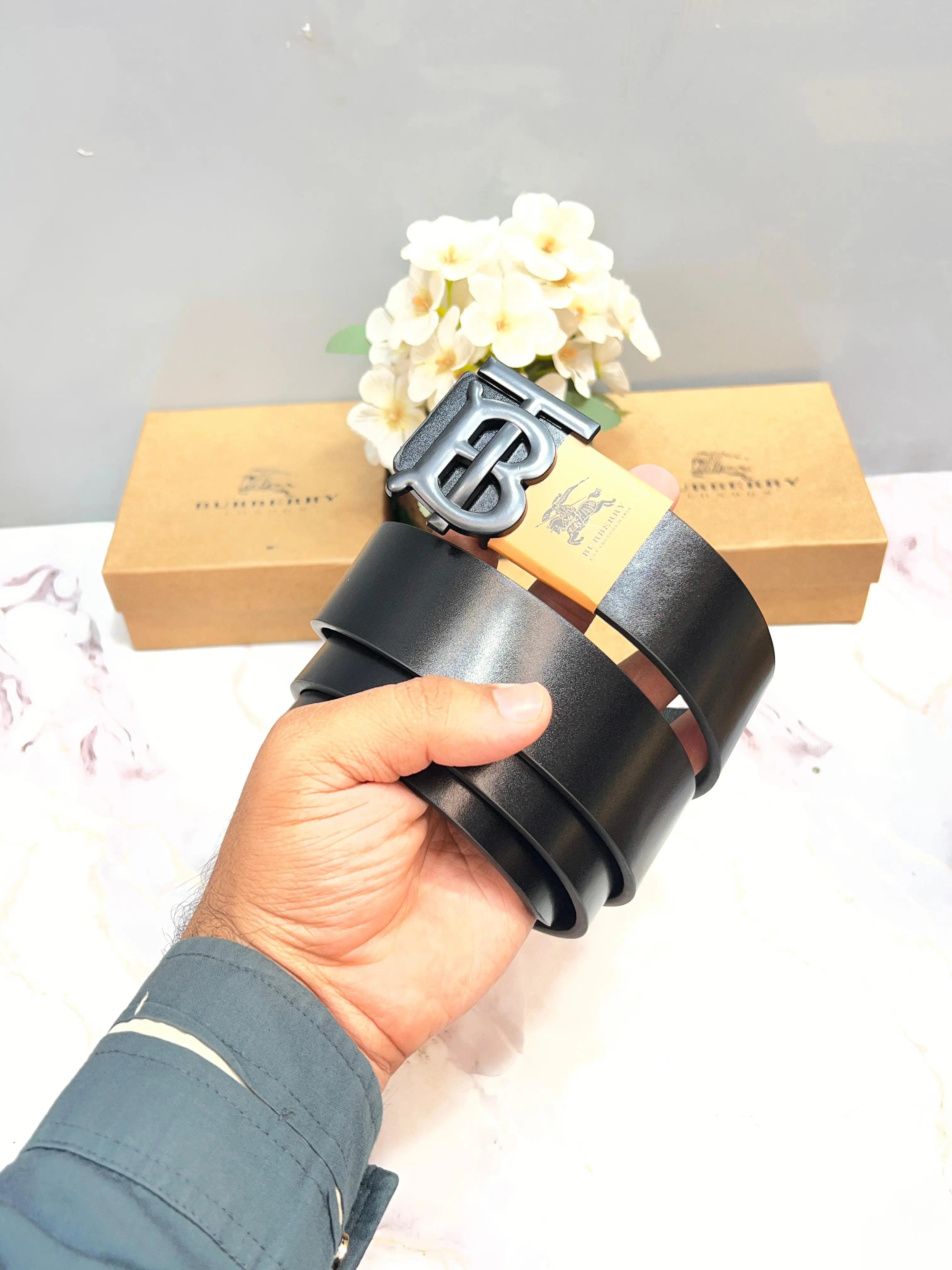 BB BURBERRY PREMIUM QUALITY IMP LEATHER BELT WITH OG BOX BB-720 Main image
