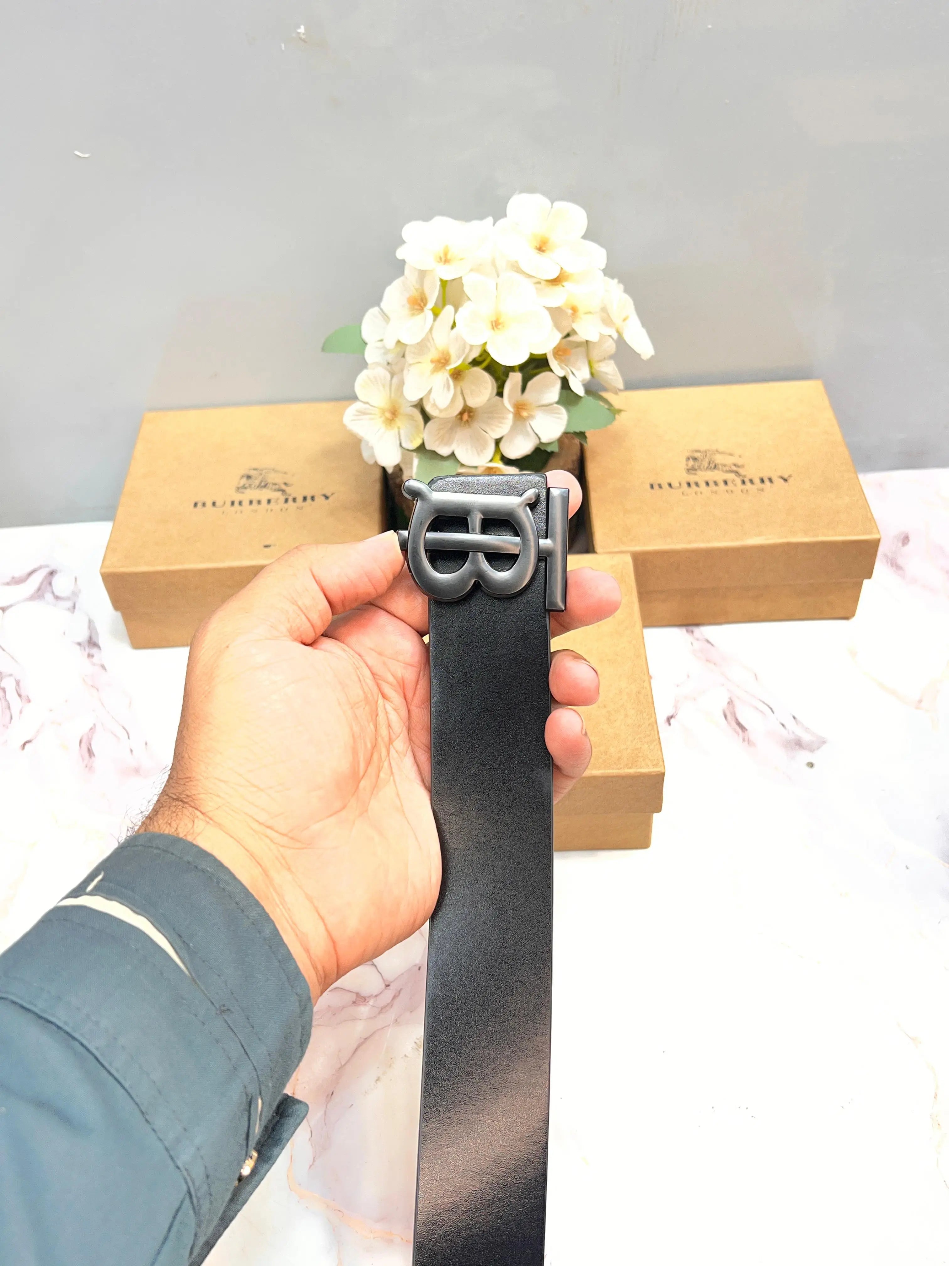 BB BURBERRY PREMIUM QUALITY IMP LEATHER BELT WITH OG BOX BB-720