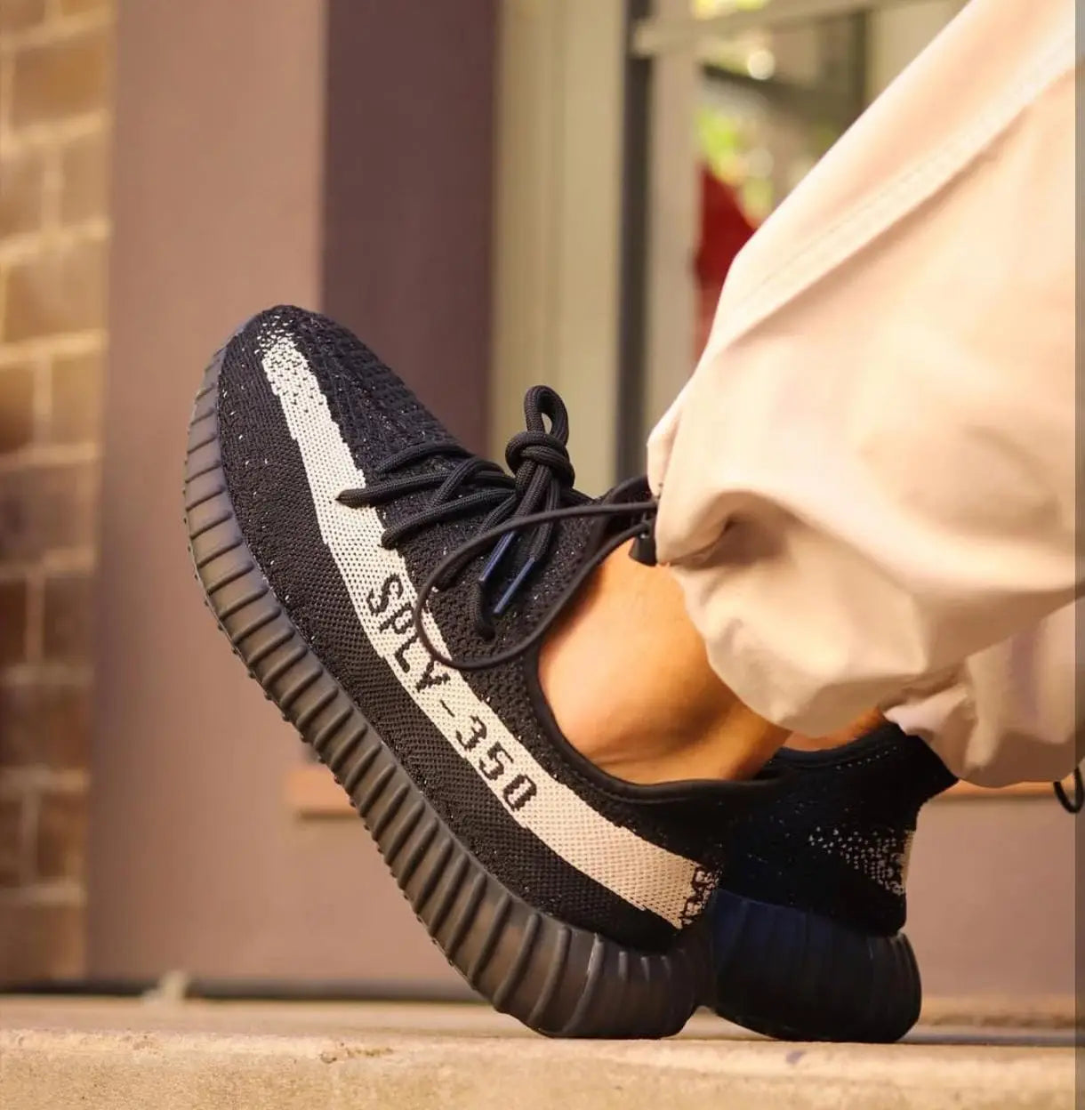 Adidas Yeezy 350 V2 Oreo for Girls  Semi-UA 7A Quality Full Kit D-2023