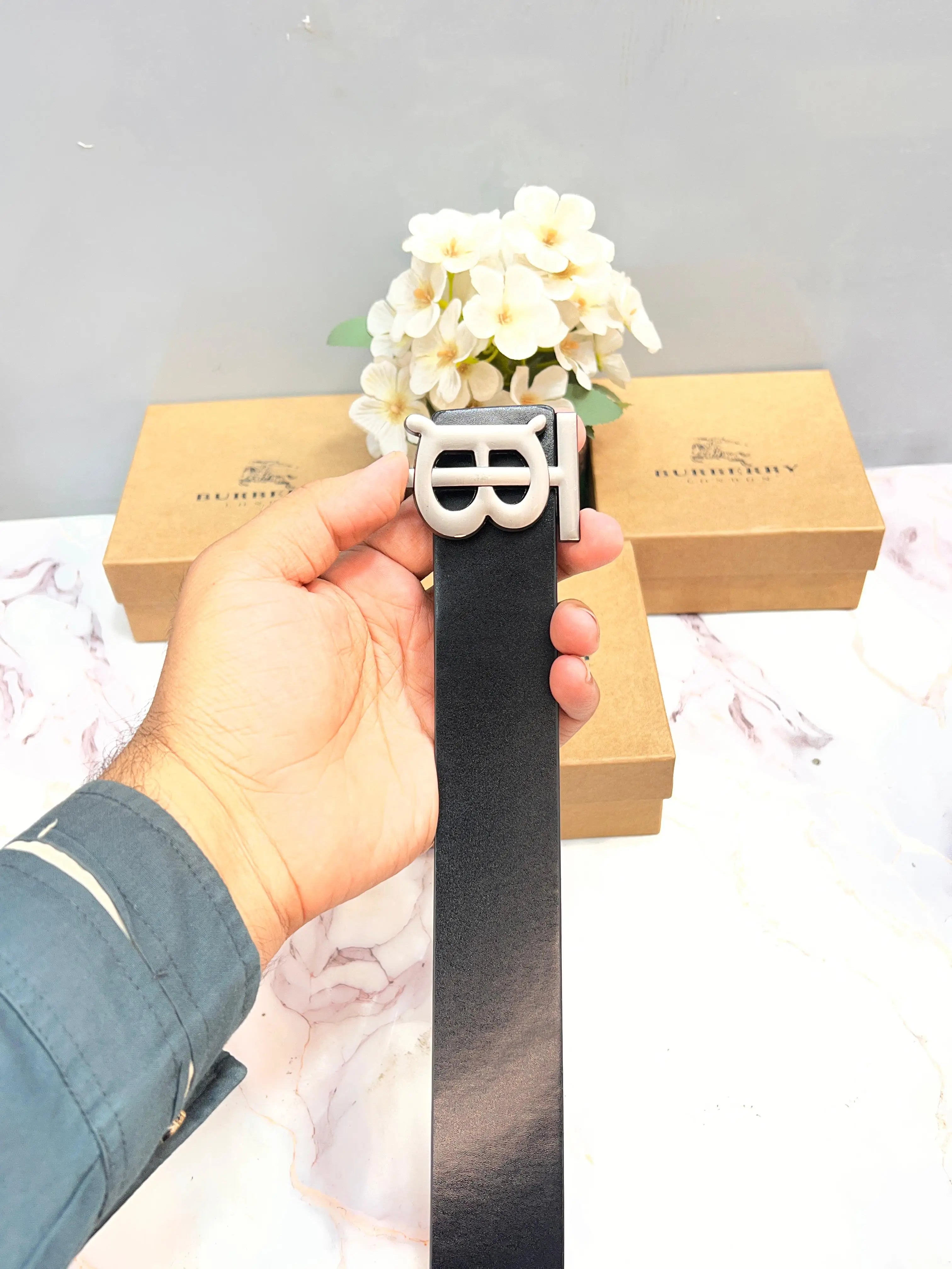 BB BURBERRY PREMIUM QUALITY IMP LEATHER BELT WITH OG BOX BB-719 Secondary image