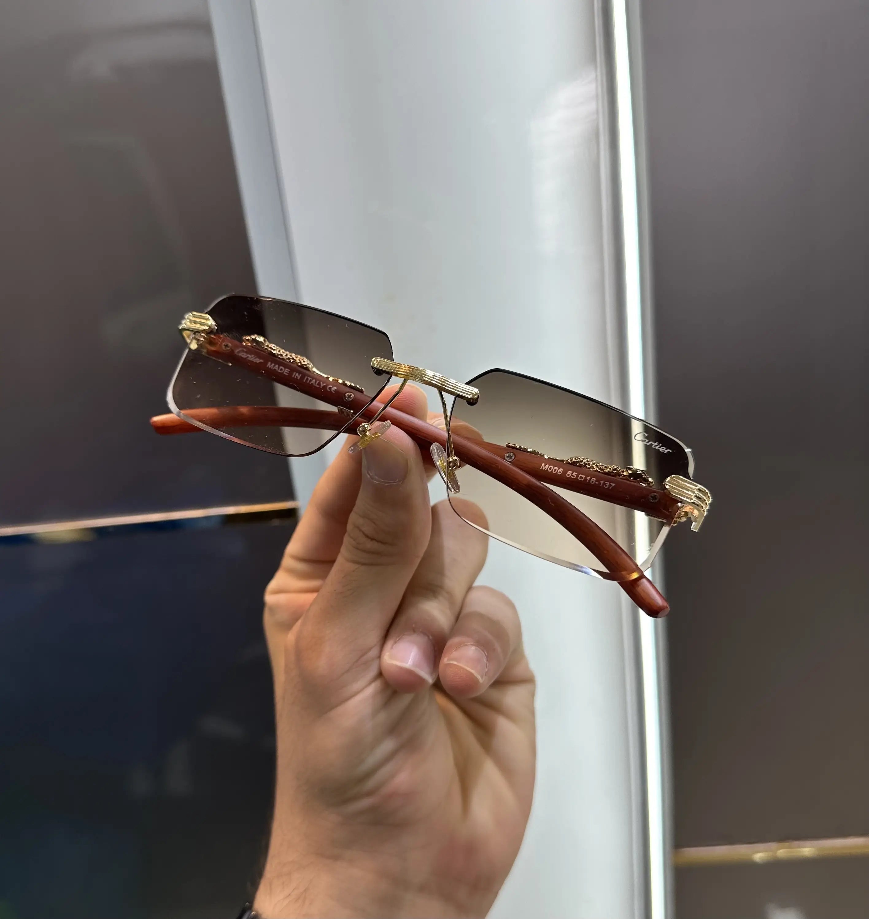 Cartie r Wood Cream Premium Shades 006