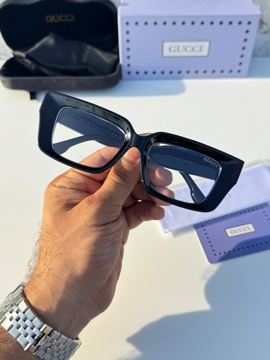 Gucci_69011_black_plano