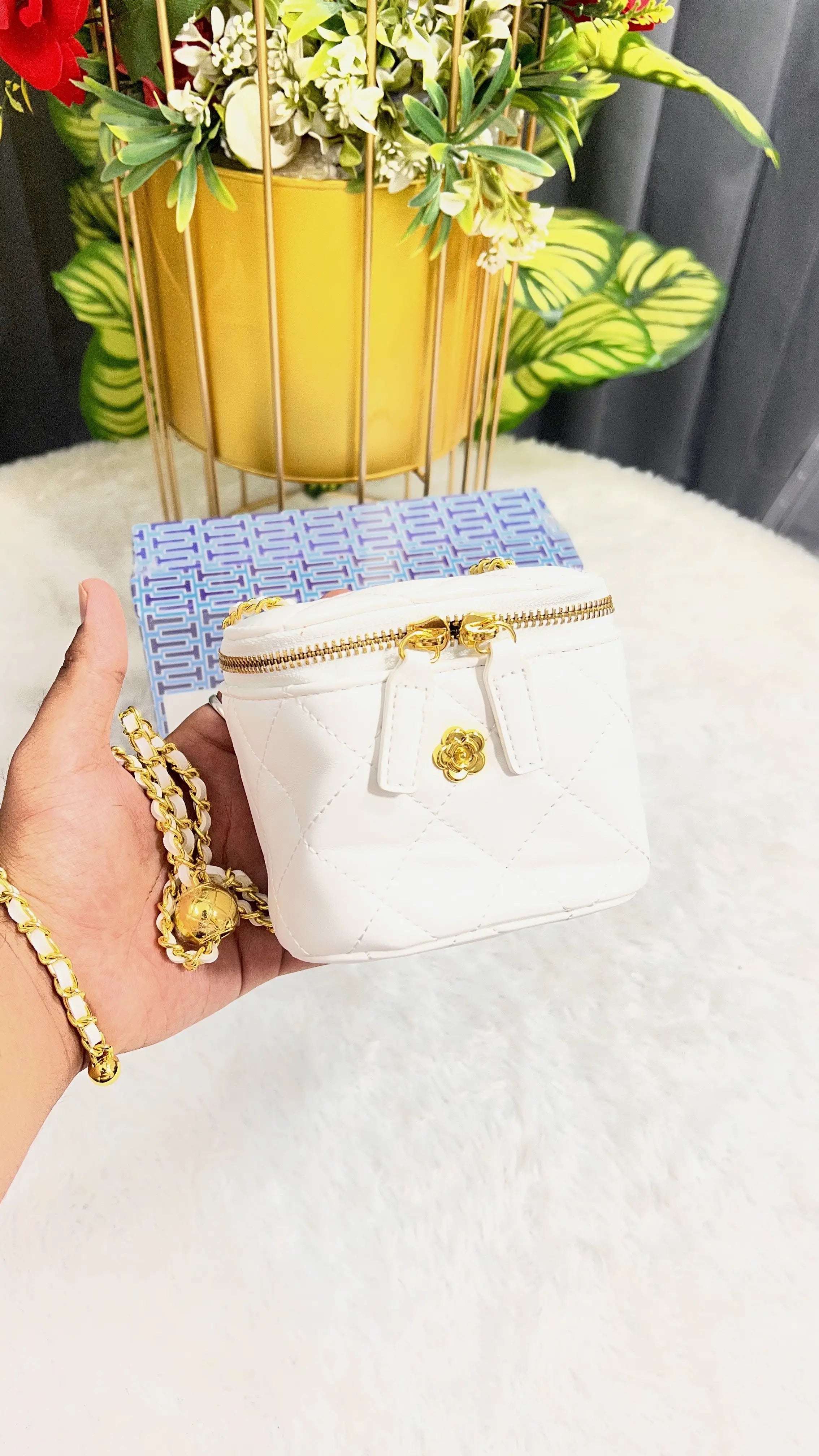 TORY BRUCH PREMIUM QUALITY IMPORTED MINI VANITY BAG