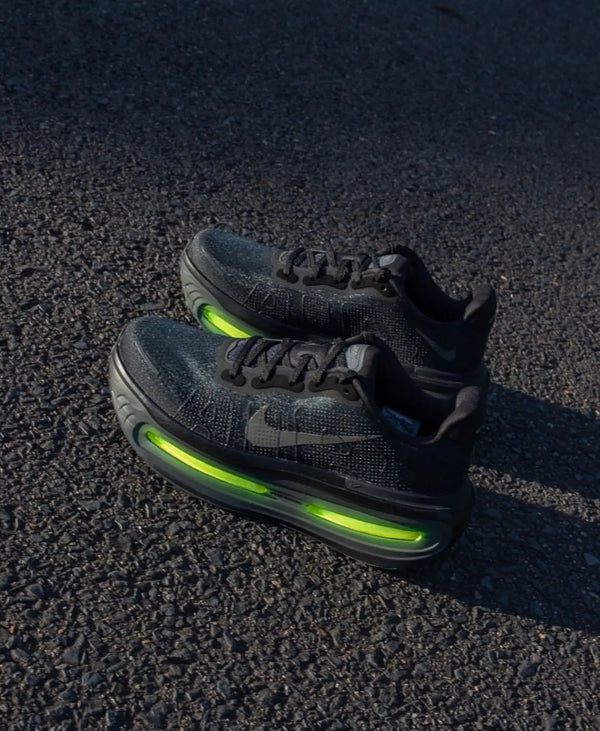 Nike Air Zoom Vomero Premium BLACK VOLT