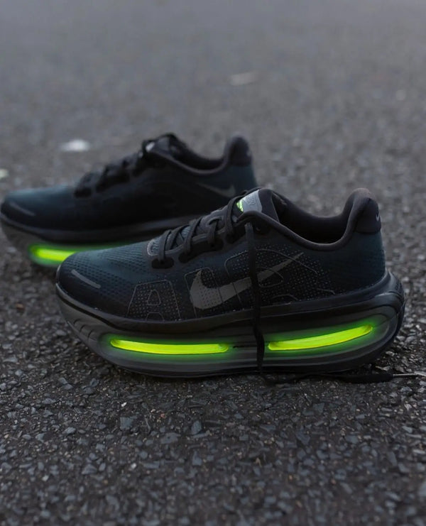 Nike Air Zoom Vomero Premium BLACK VOLT