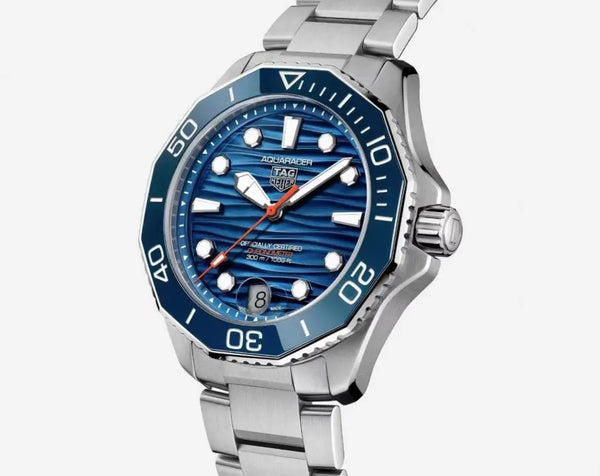 Tag Heue_r Aquaracer Professional 300m date automatic japan