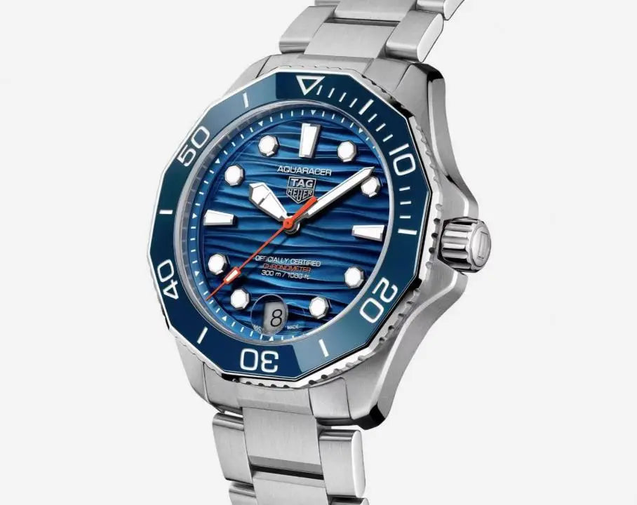 Tag Heue_r Aquaracer Professional 300m date automatic japan Main image