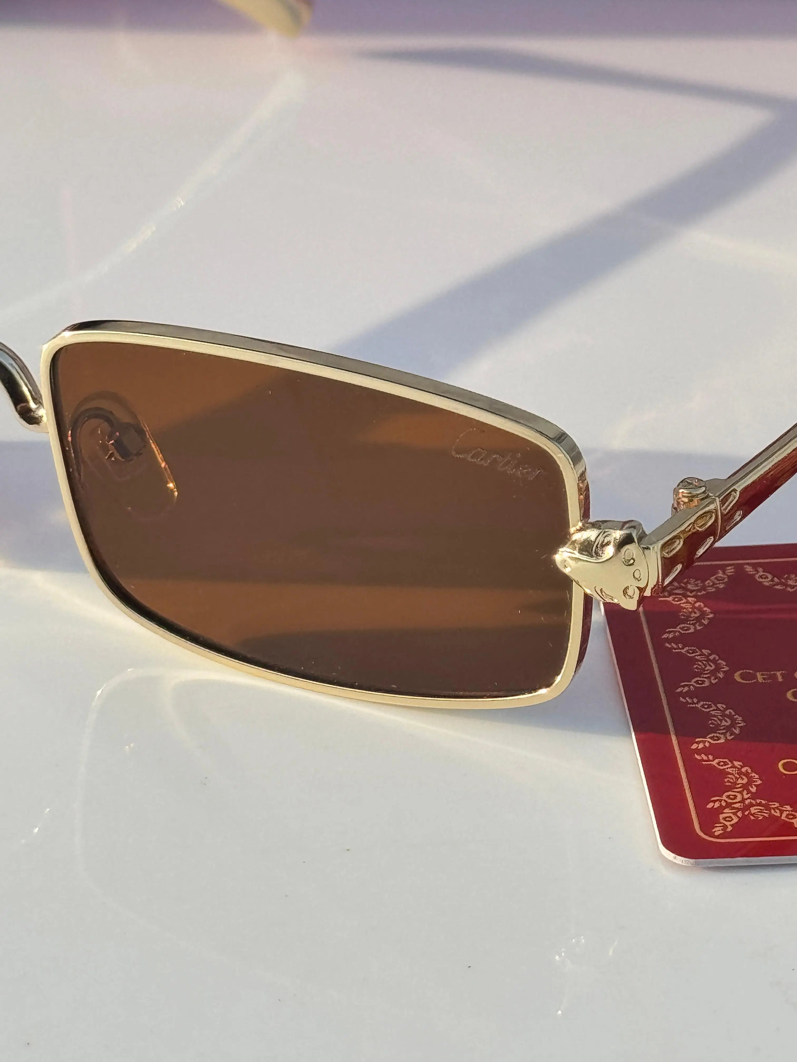 Cartier_107_gold_brown Secondary image
