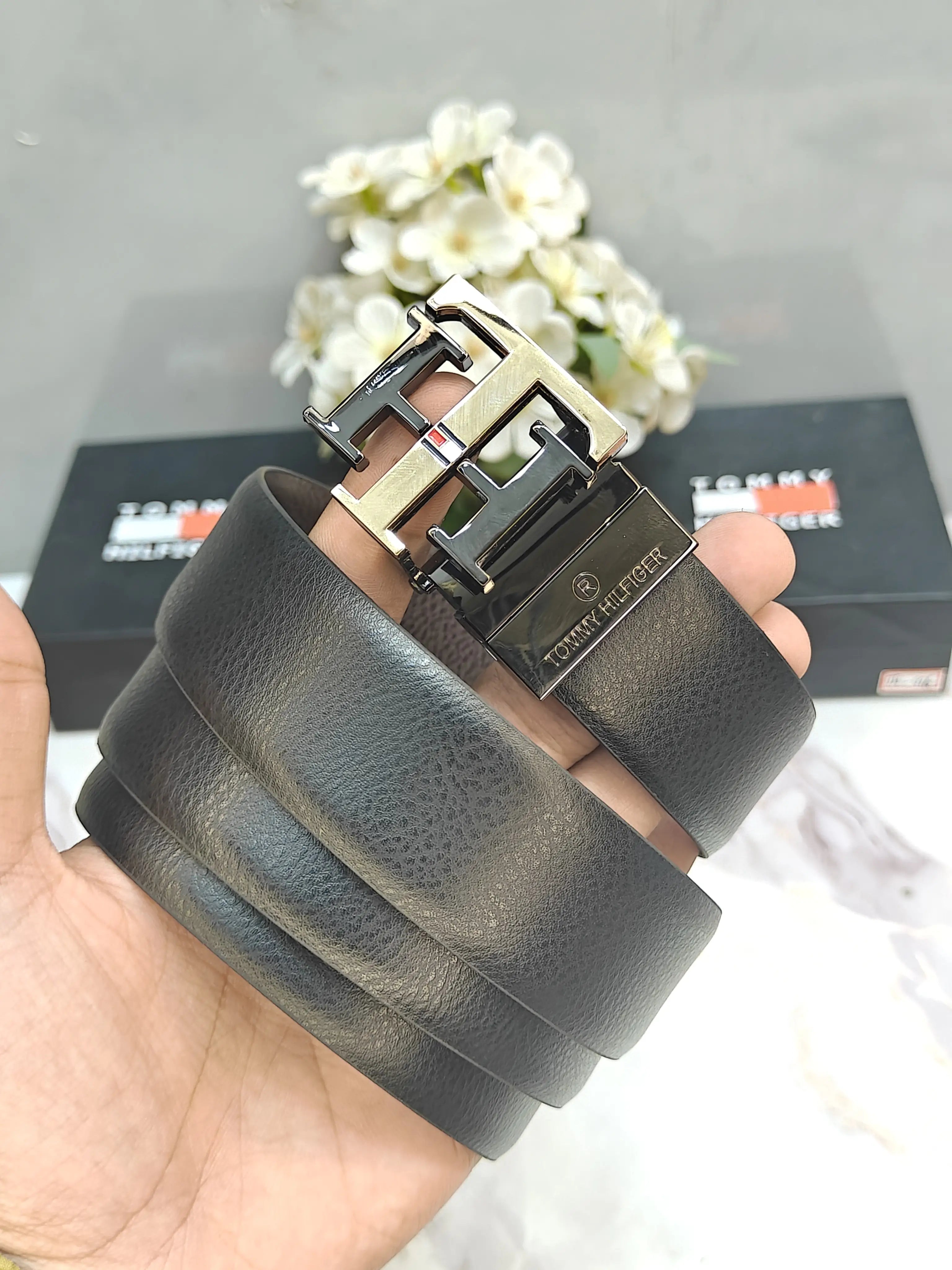 +O_MMy H!LFIGEr PREMIUM QUALITY IMPORTED REVERSIBLE BELT GOLD BLACK BUCKLE WITH OG BO...X TH-907 Main image