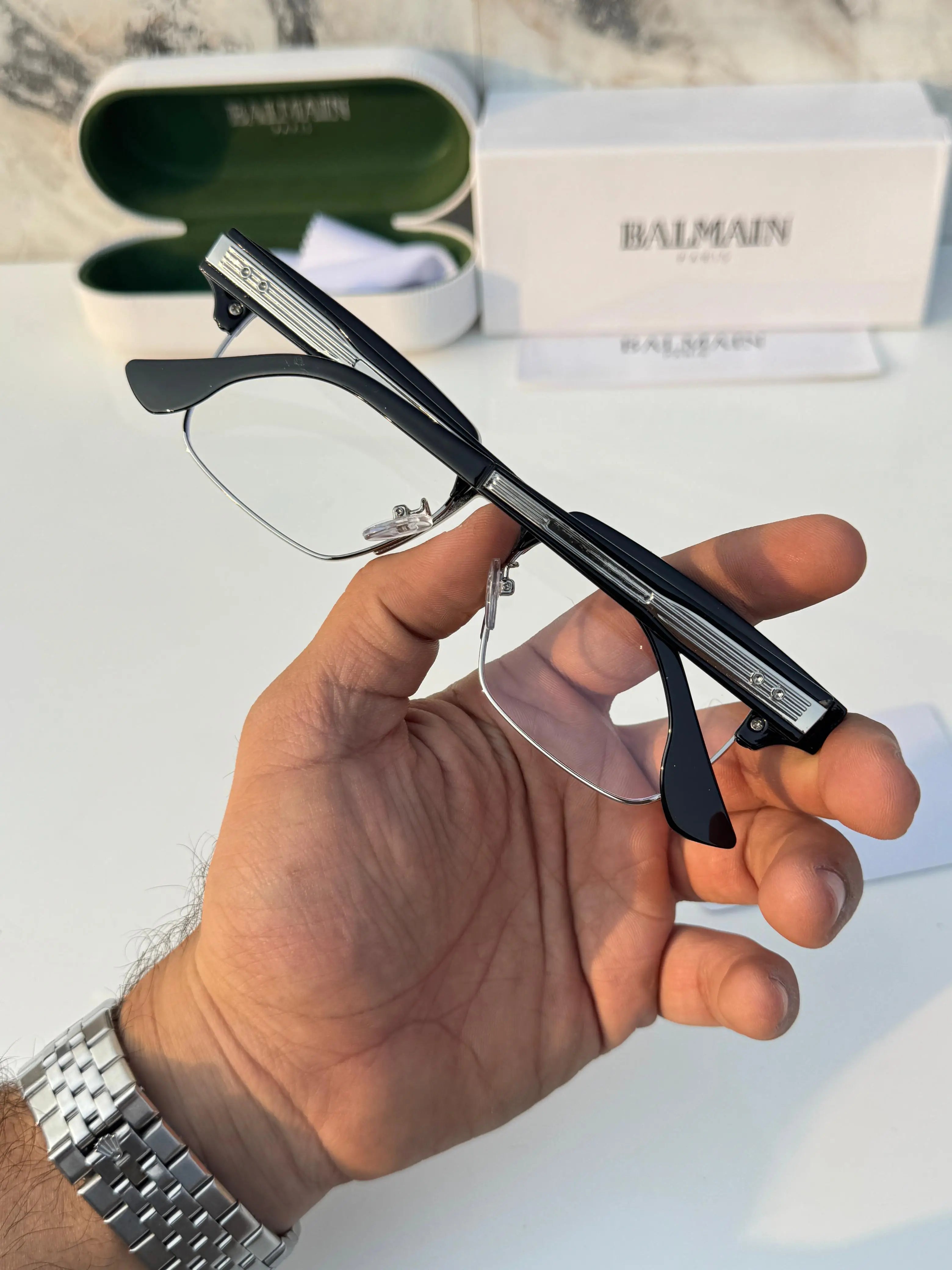 Balmain_1145_black_silver_plano