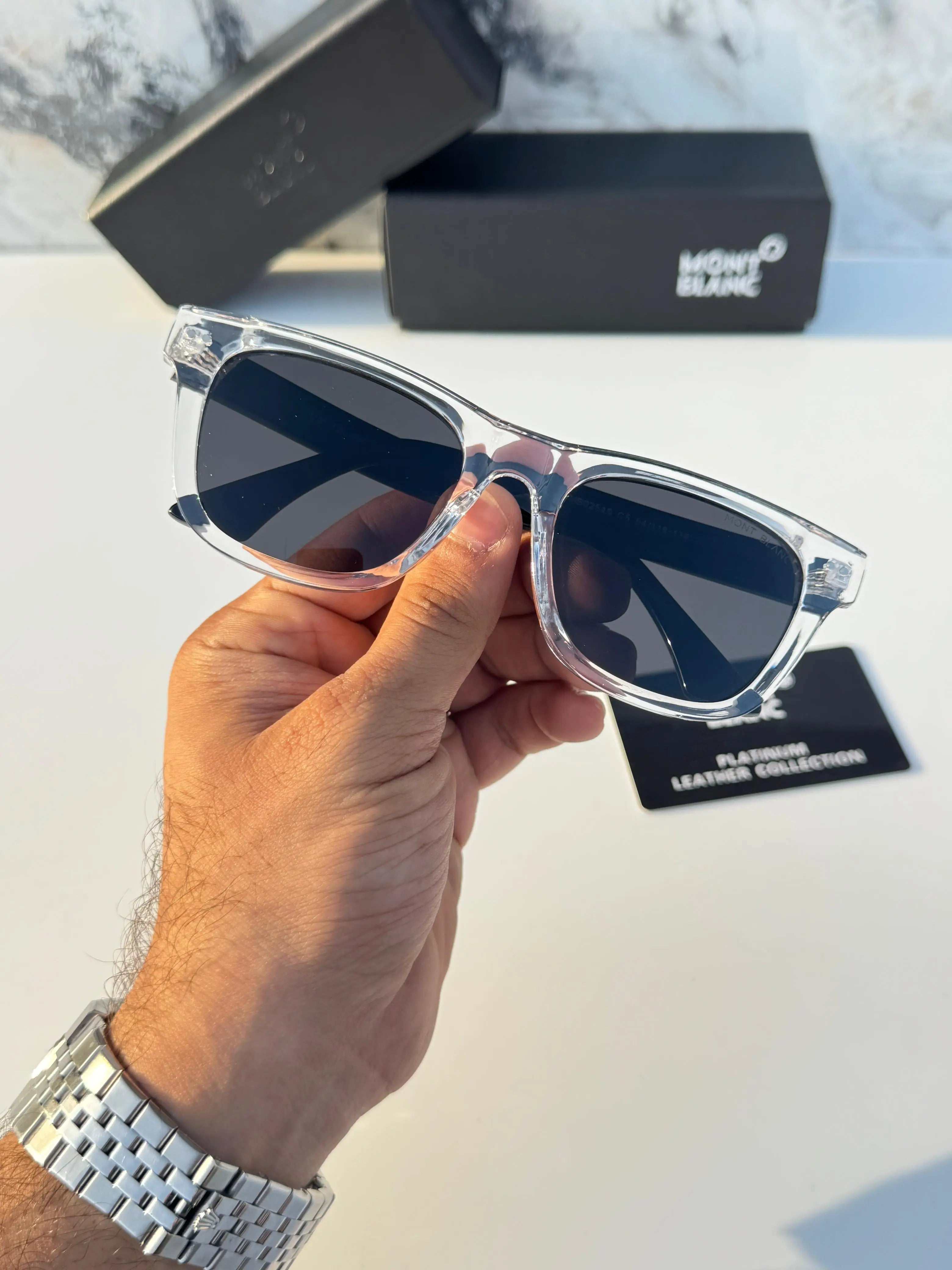 Mont_blanc_254_white_black