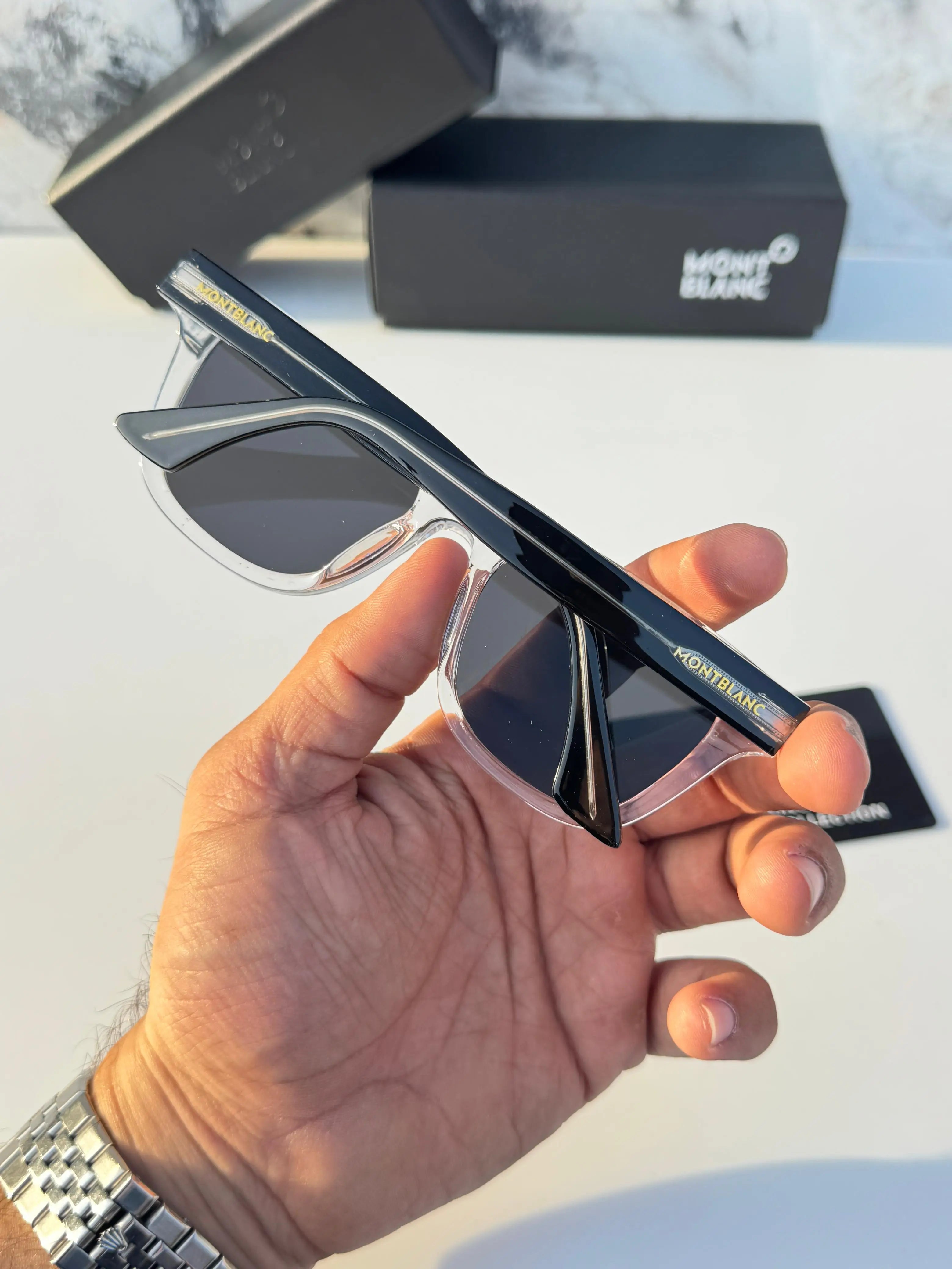 Mont_blanc_254_white_black