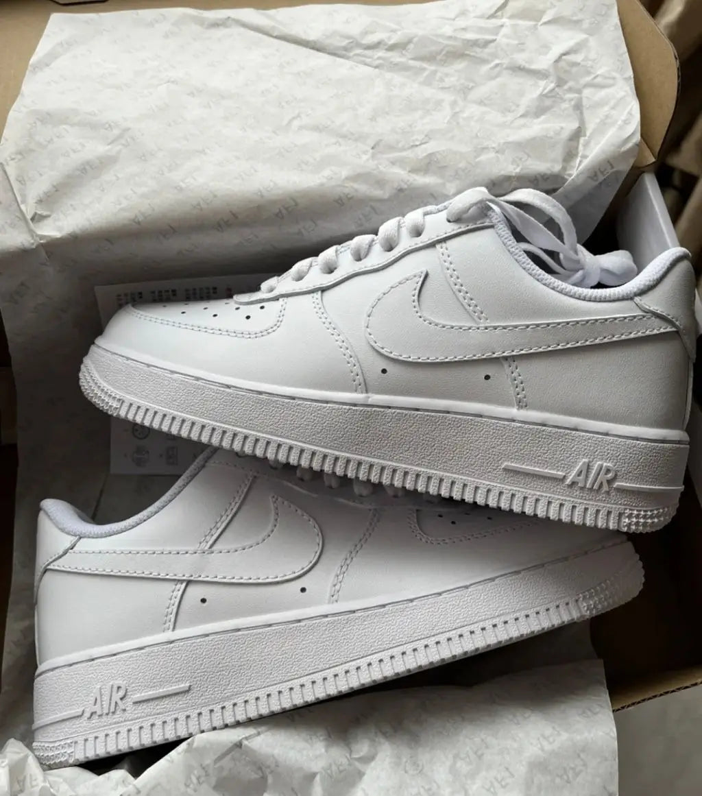 Nik_e Air Force 1 Low Triple White  Premium Leather  Full Accessories D-1830