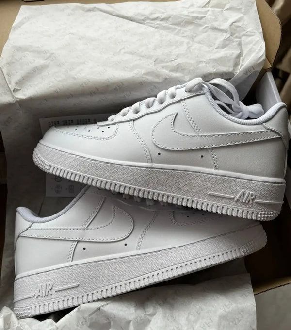 Nik_e Air Force 1 Low Triple White  Premium Leather  Full Accessories D-1830