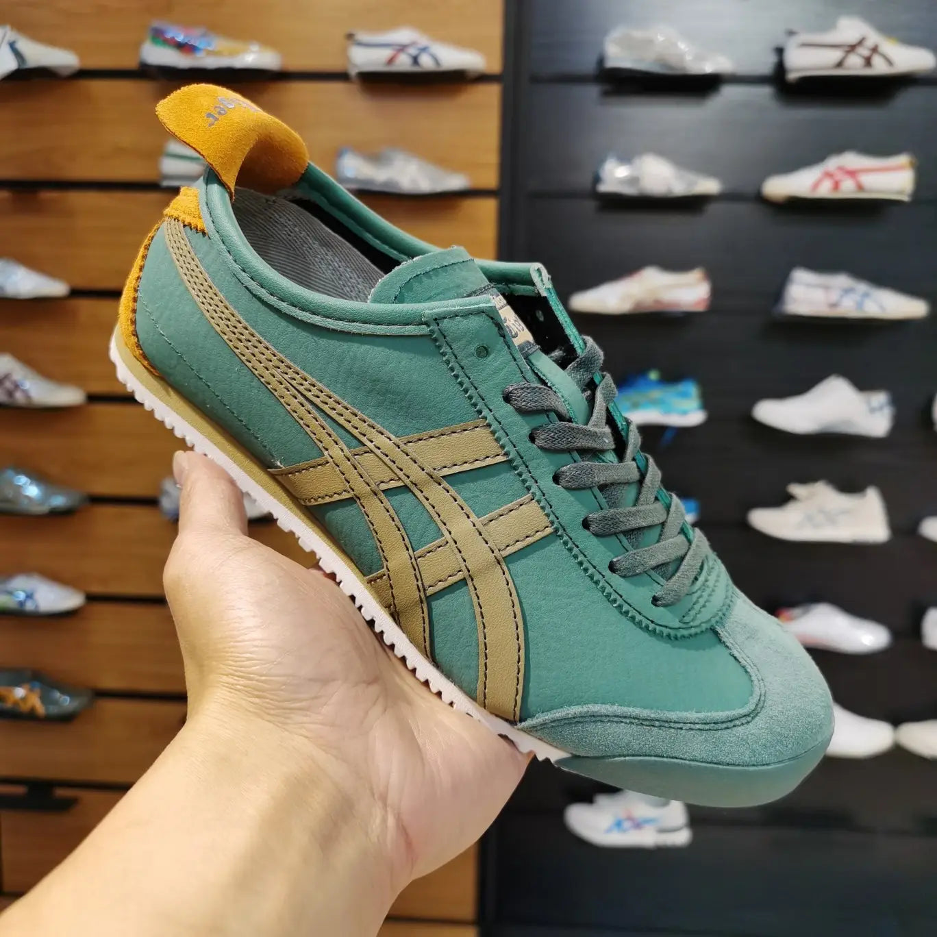 Onitsuk_a Tiger Mexico 66 Green Safari Khaki  Mens 7A Premium Quality D-2012