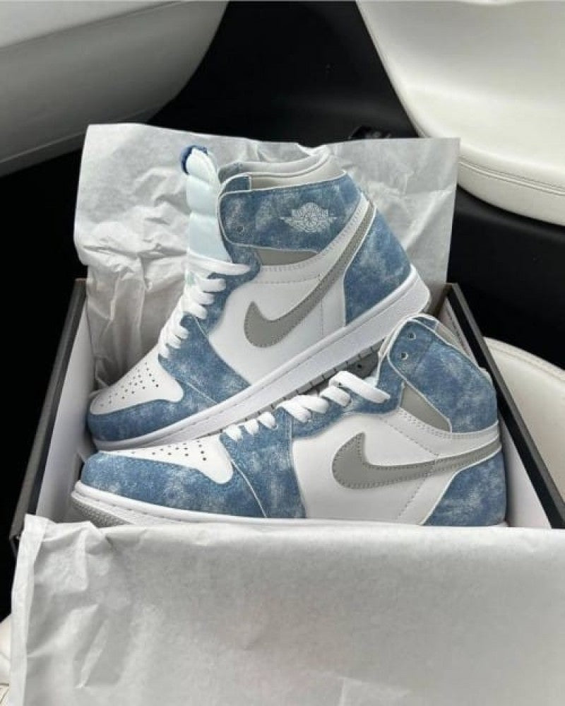Nike Air Jordan Retro 1 High Hyper Royal Semi Ua